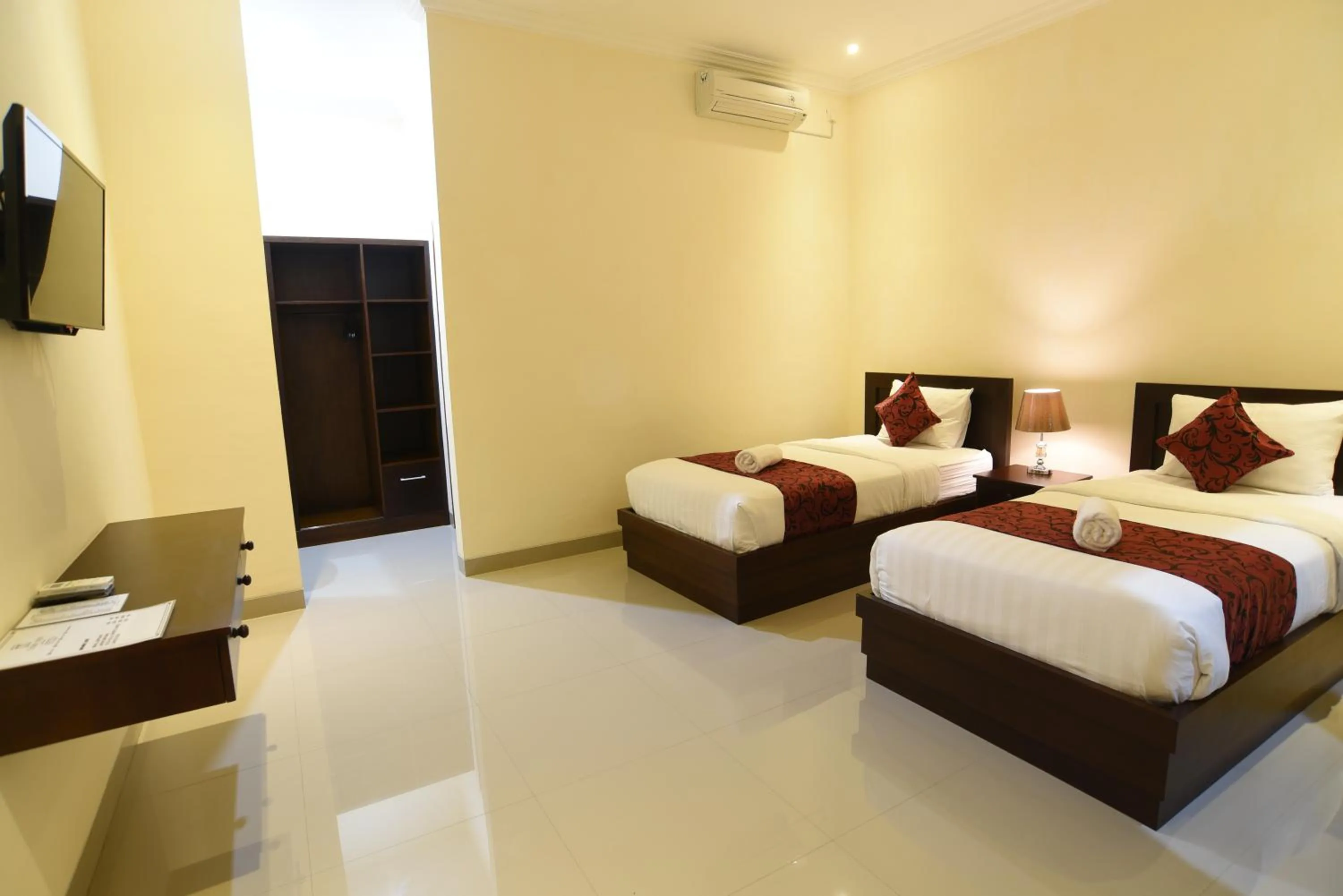 Bedroom, Bed in Tom's Inn Pecatu