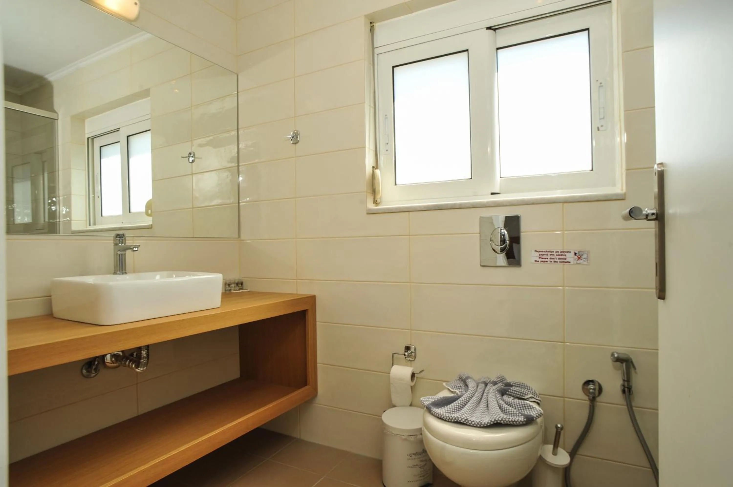 Toilet in Mithos Premium Rooms