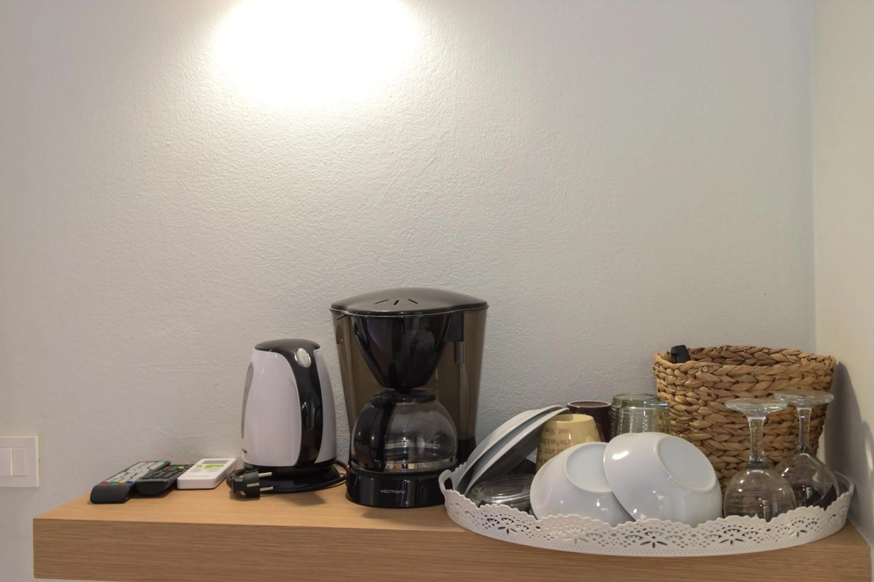Coffee/tea facilities in Mithos Premium Rooms