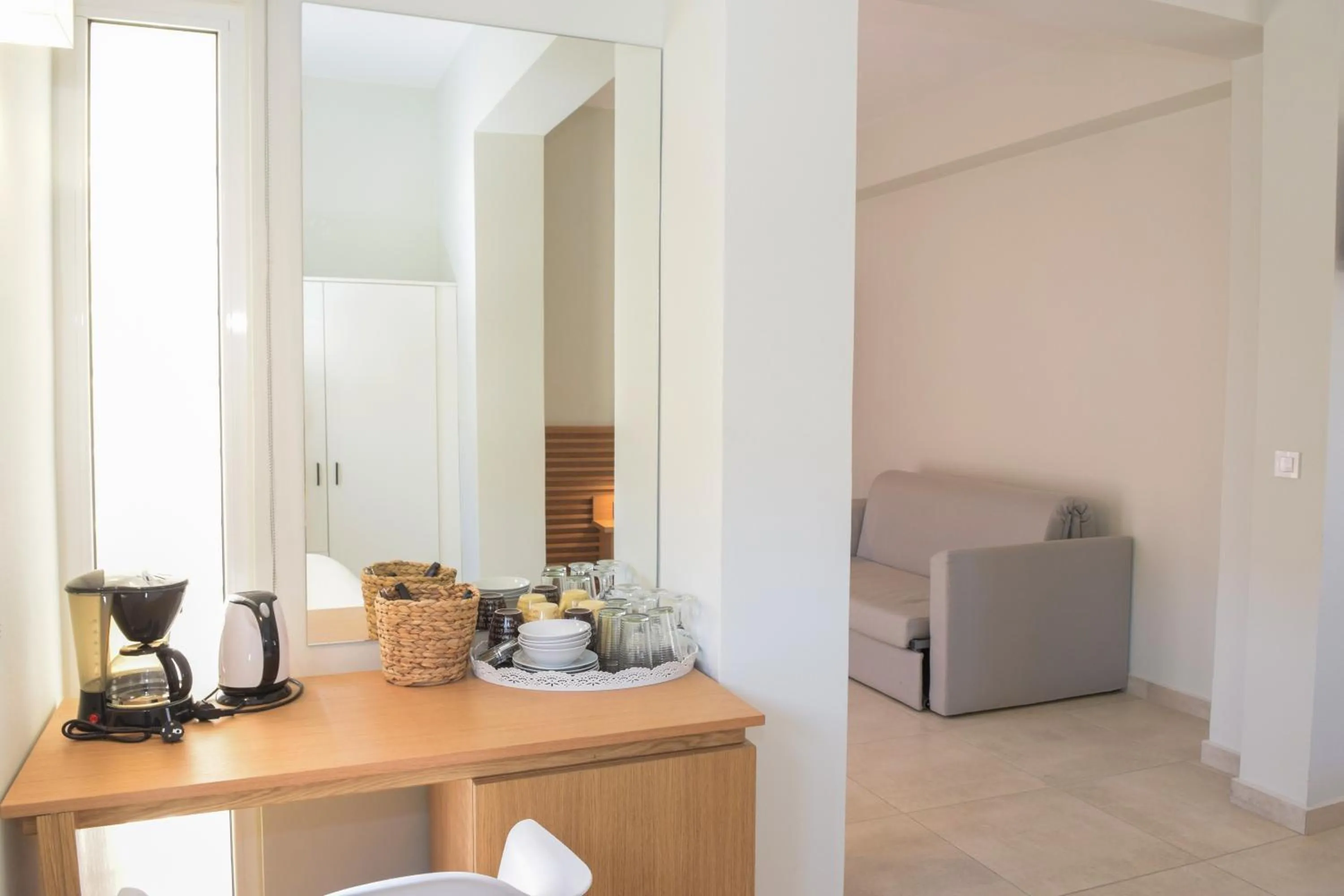 Coffee/tea facilities in Mithos Premium Rooms