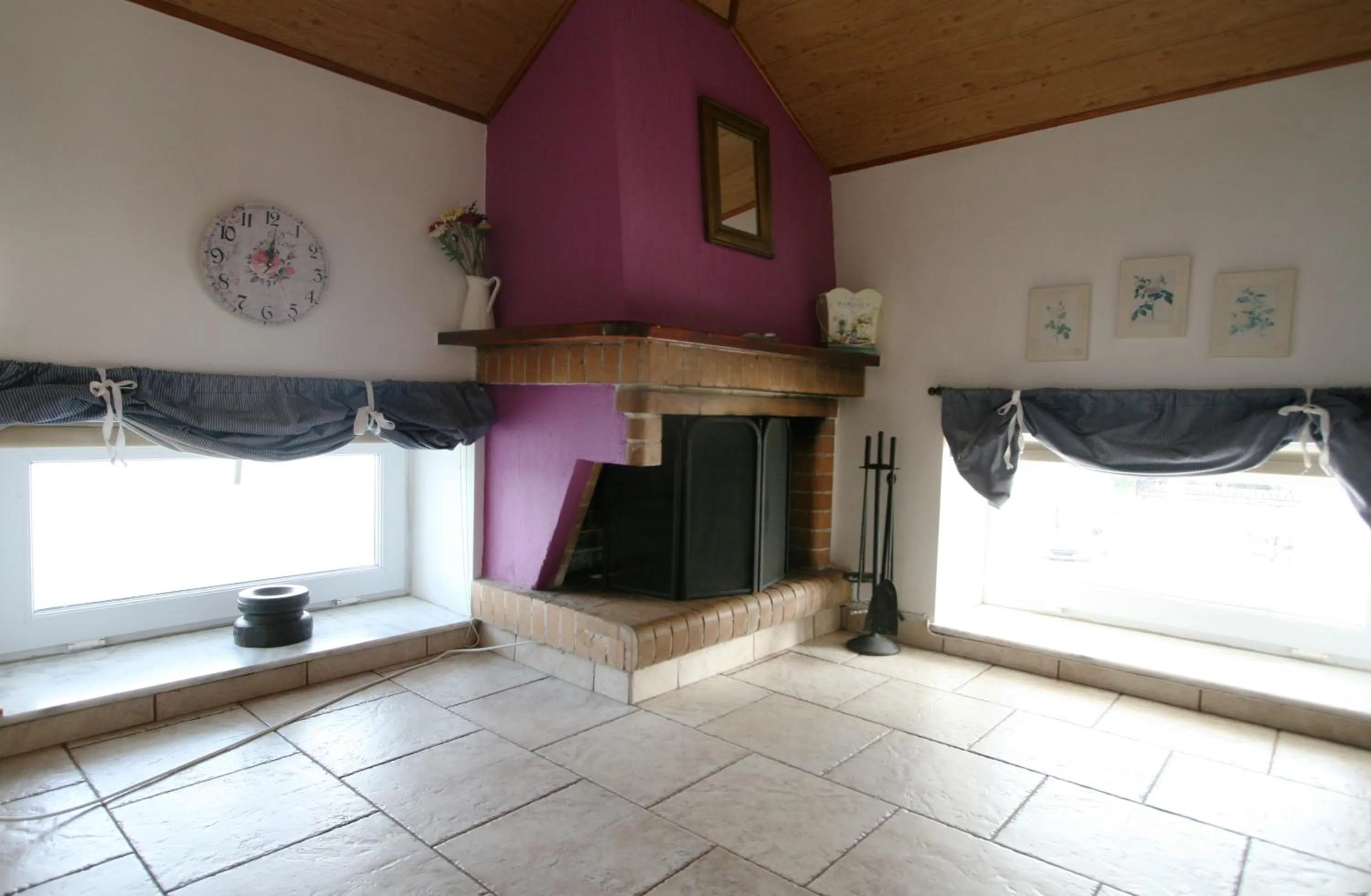 TV and multimedia in Meliti Guesthouse