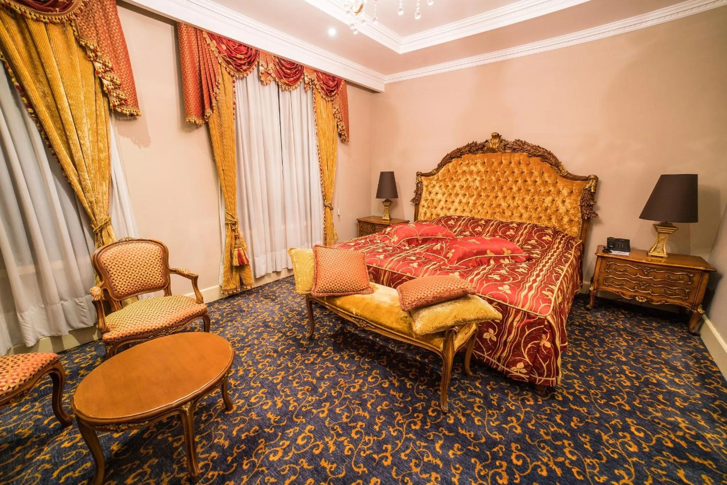 Bed in Hotel Intourist Palace Batumi