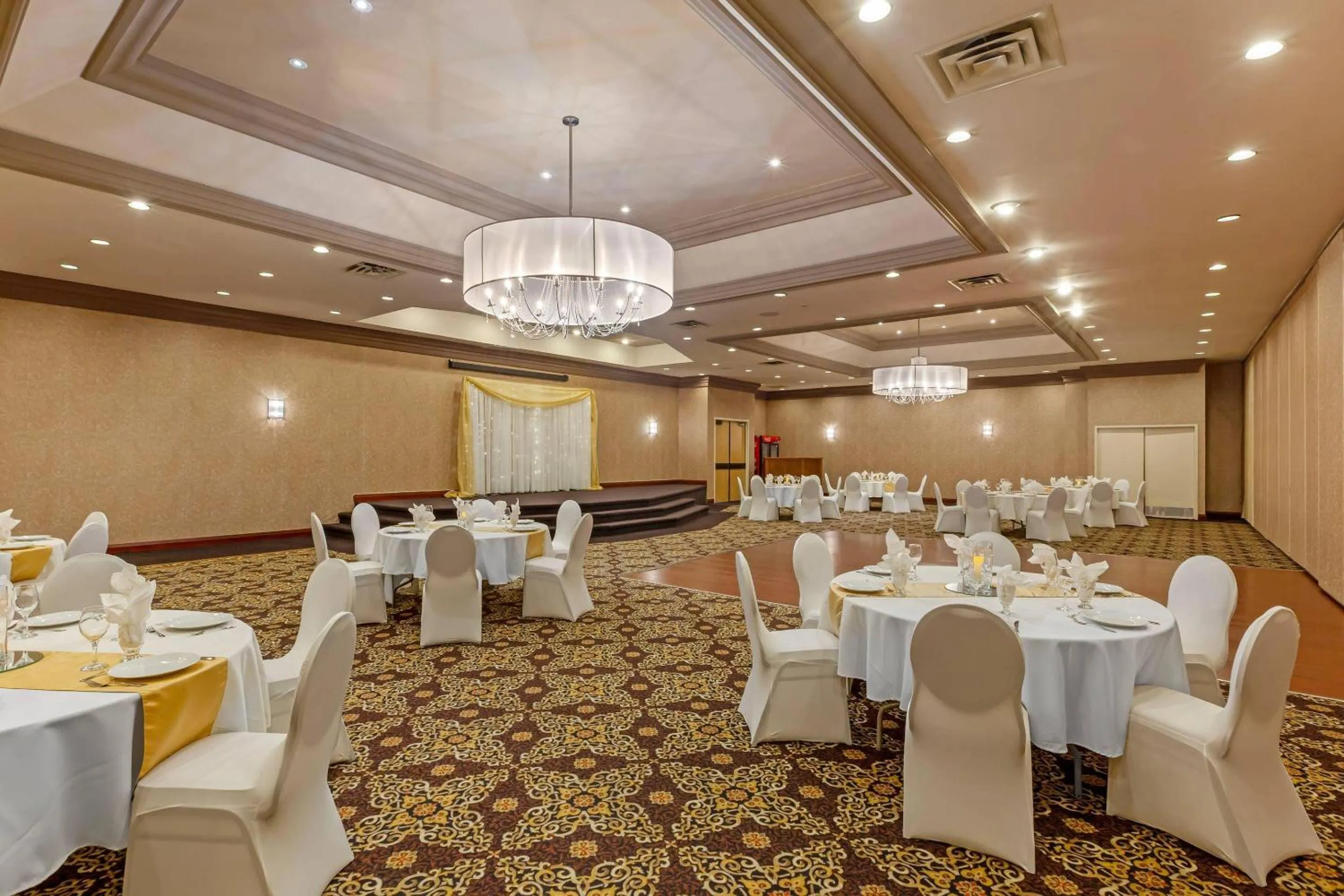 Meeting/conference room in Quality Inn & Conference Centre