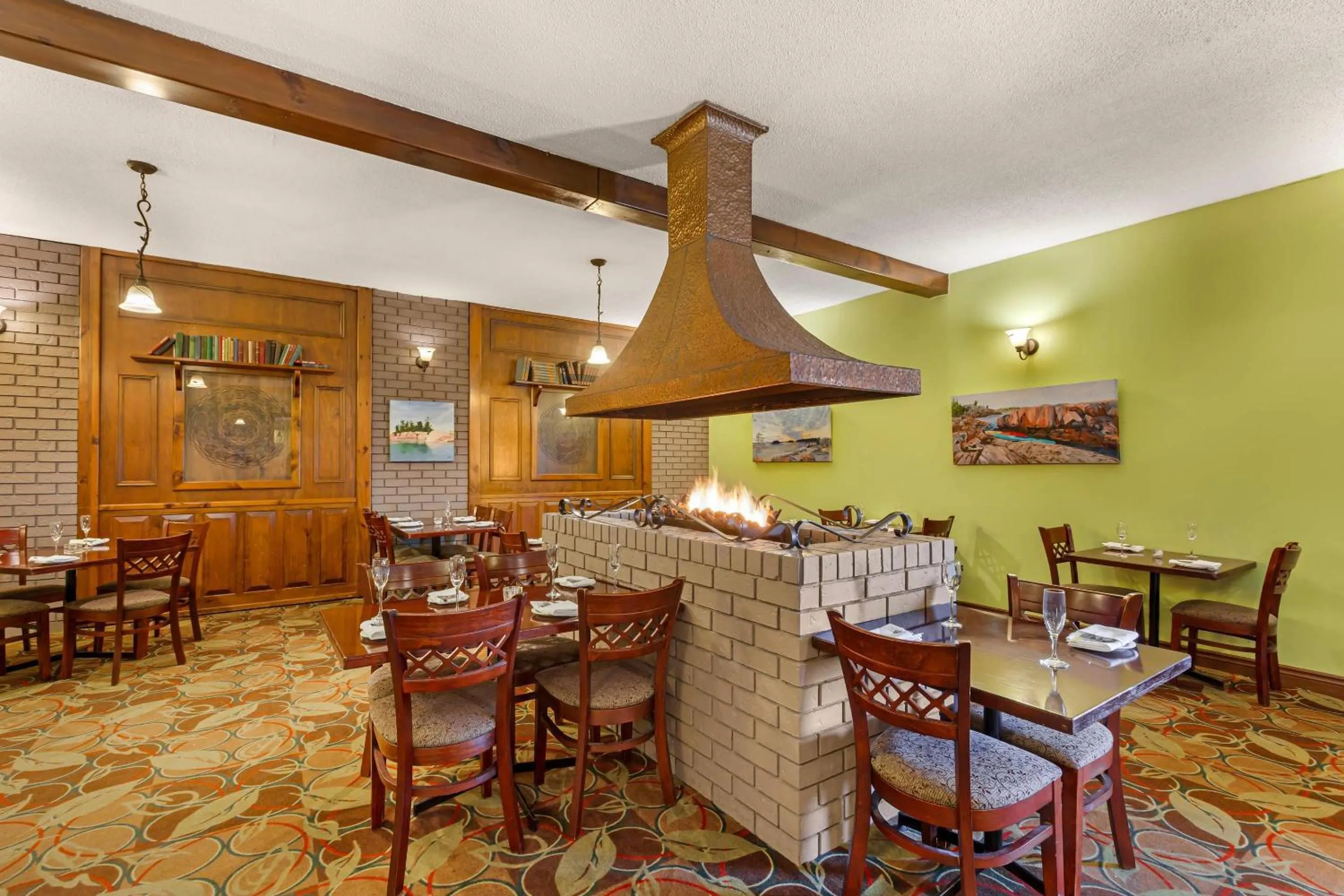 Restaurant/places to eat in Quality Inn & Conference Centre