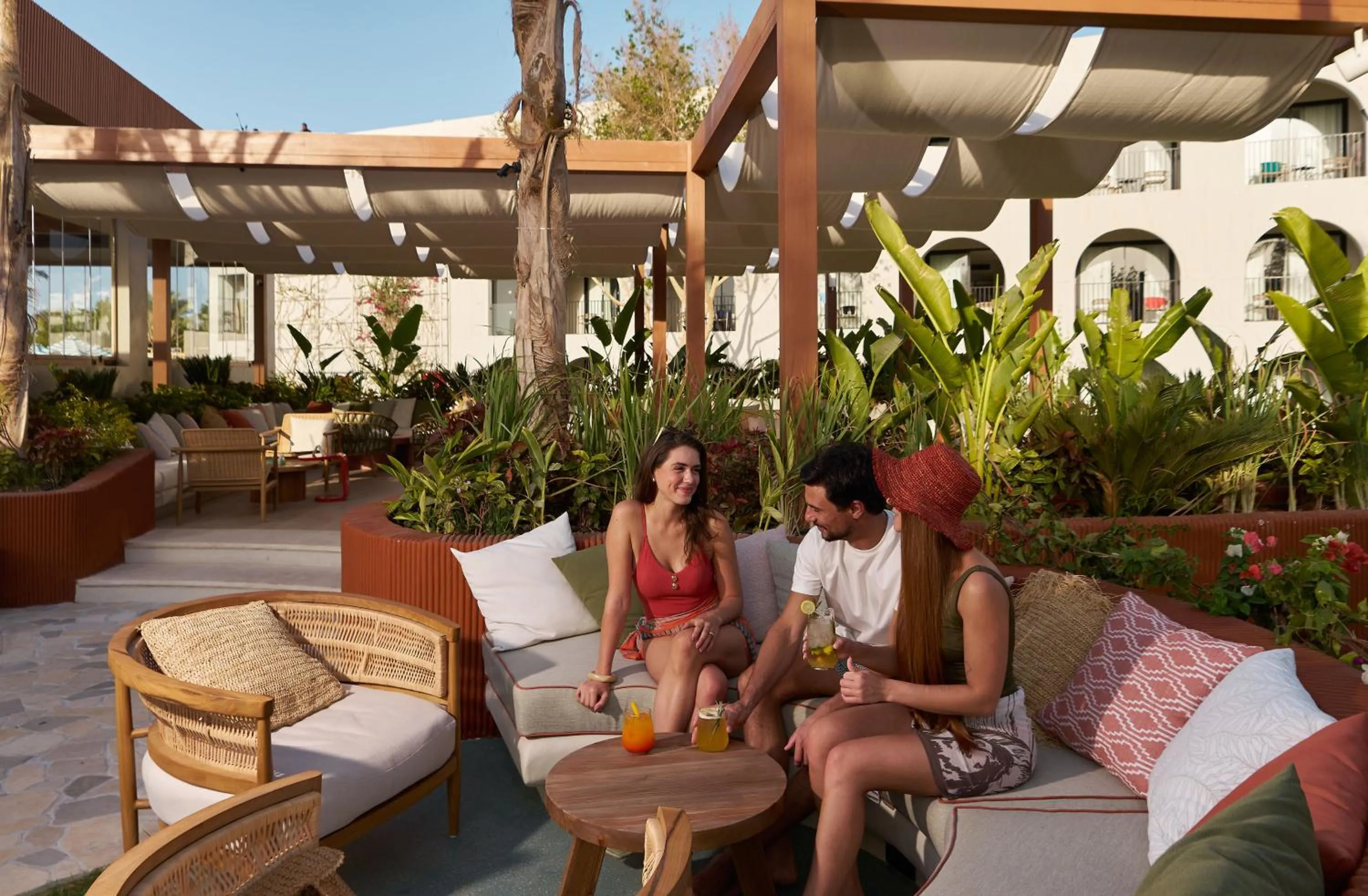 Lounge or bar in Desert Rose Resort