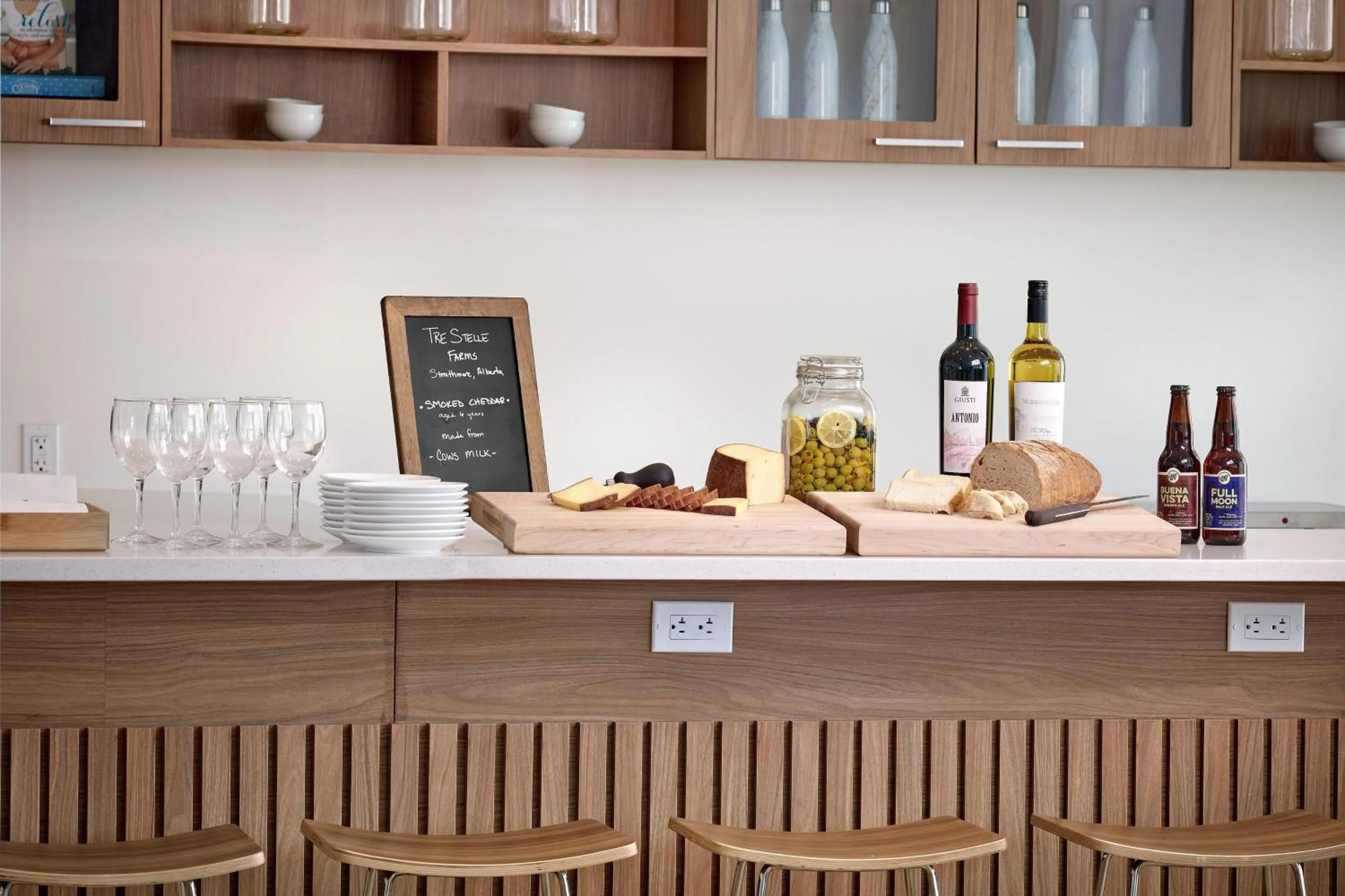 Lobby or reception in Element Edmonton West