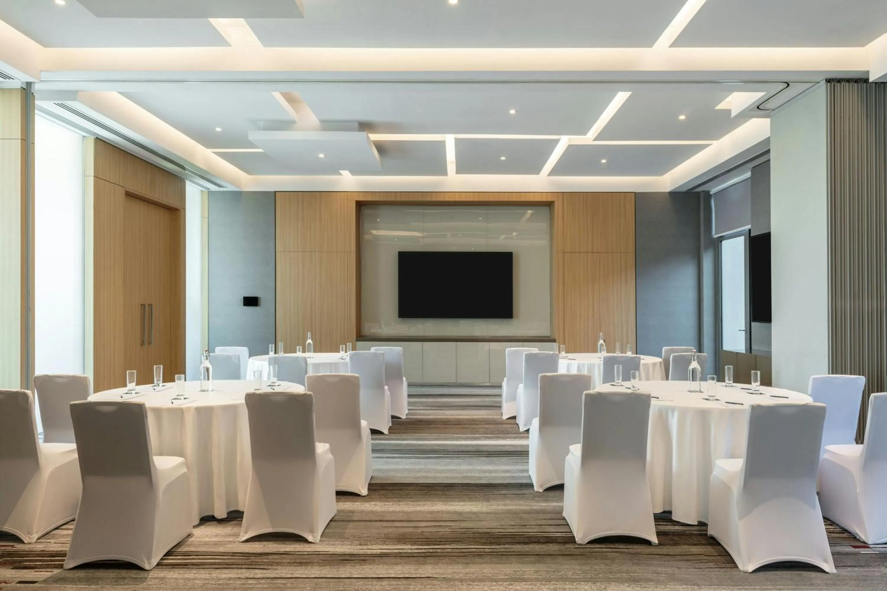 Lounge or bar in Aloft Dubai Creek