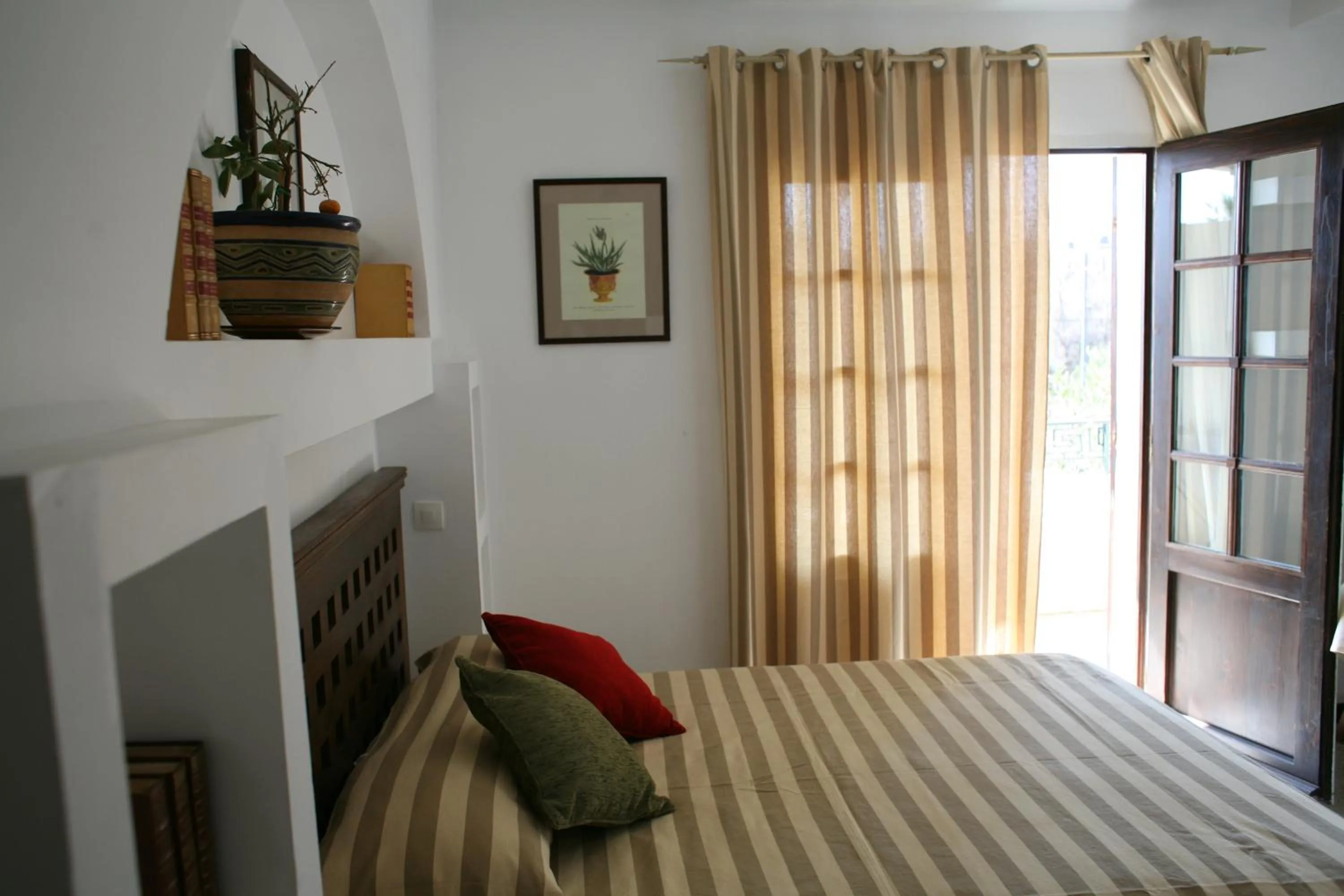 Day, Bed in Résidence Les Mandariniers