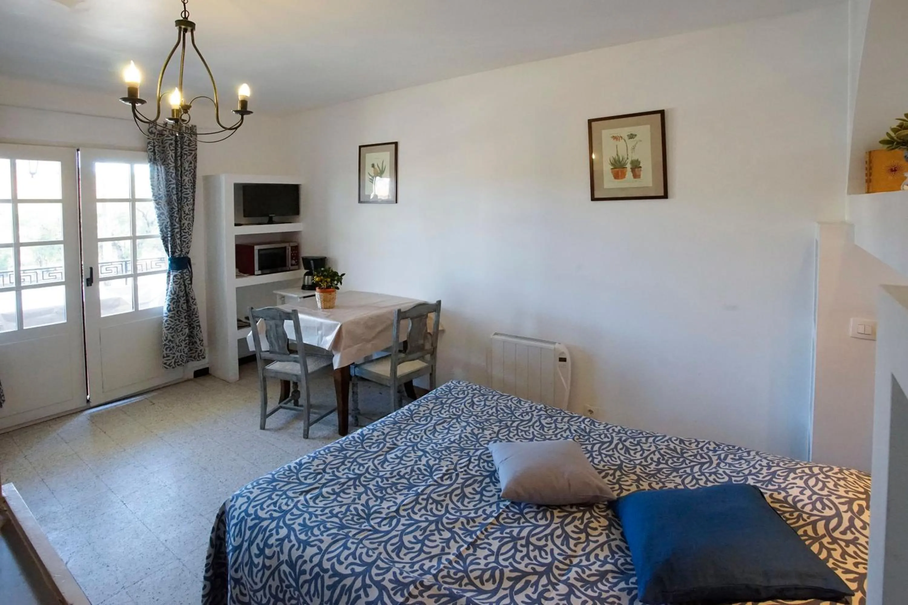 Bedroom, Bed in Résidence Les Mandariniers