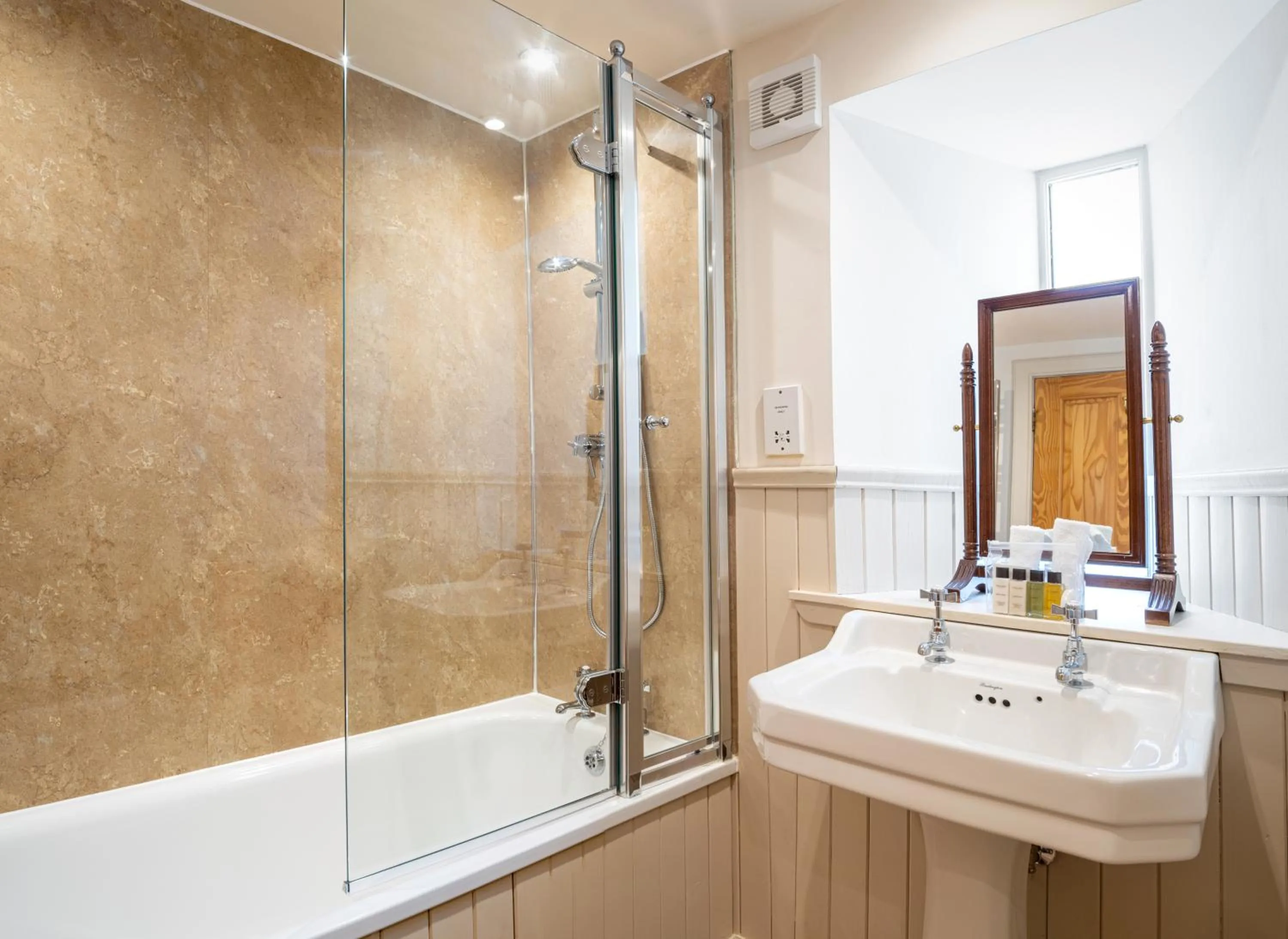Bathroom in Hotel Eilean Iarmain