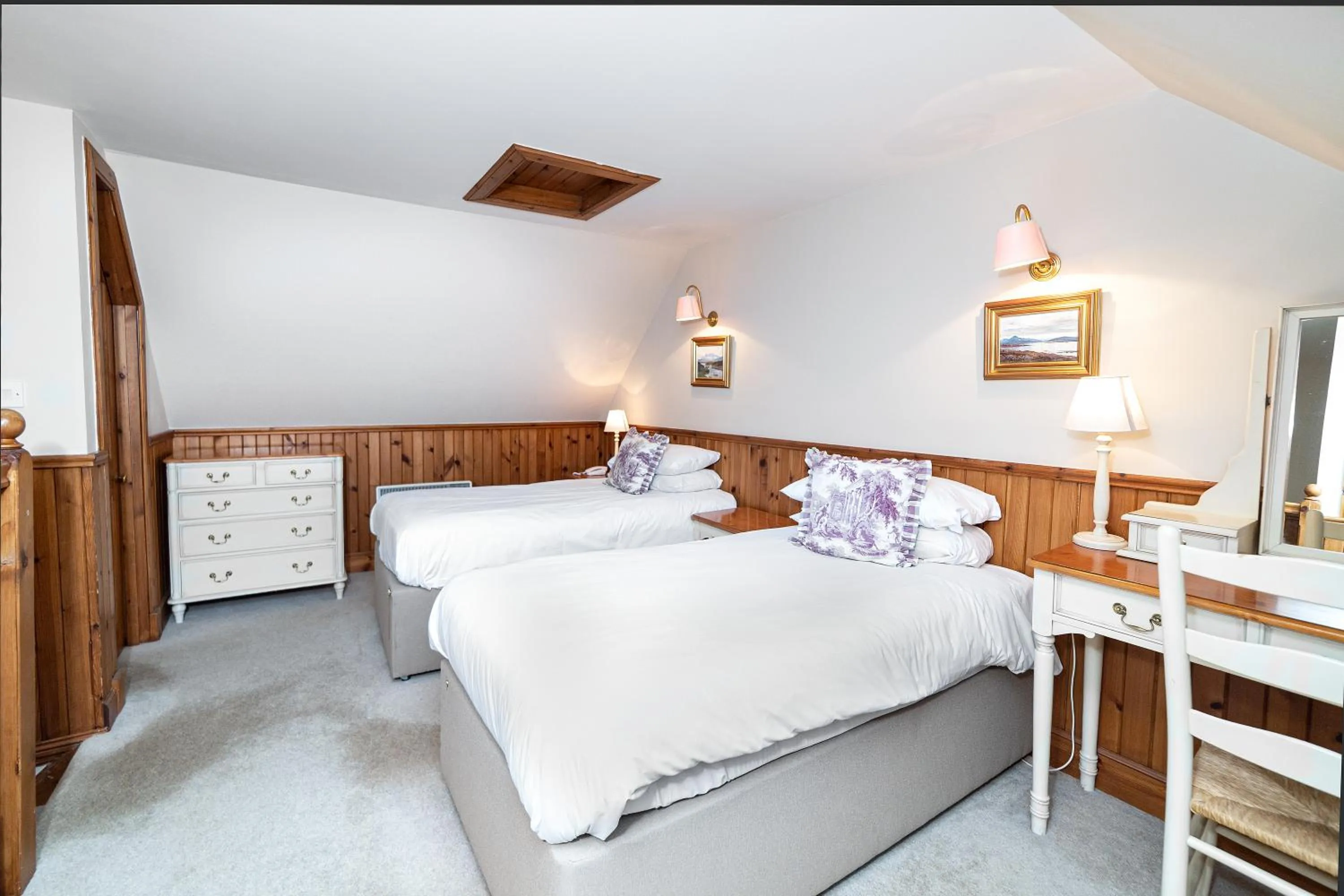 Bedroom, Bed in Hotel Eilean Iarmain