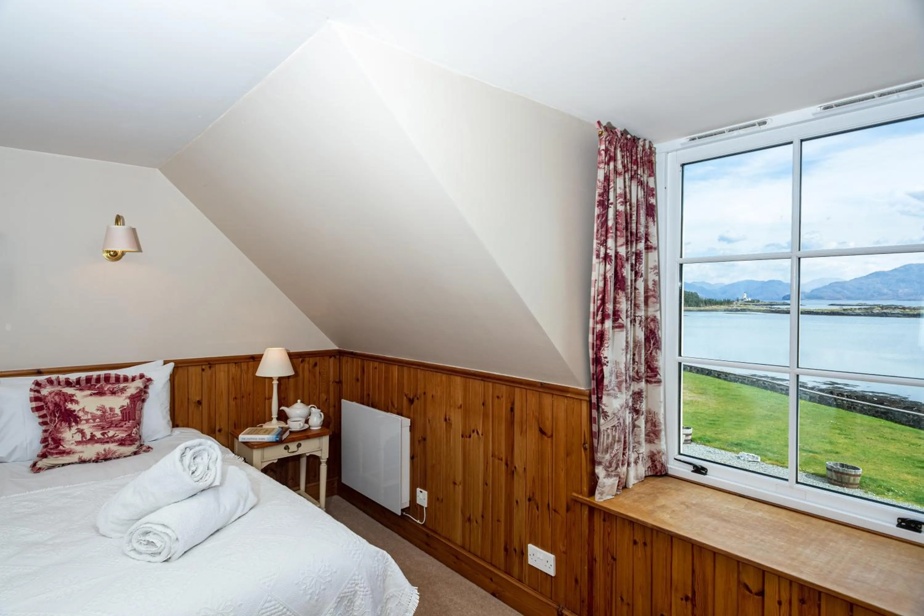 Bed in Hotel Eilean Iarmain