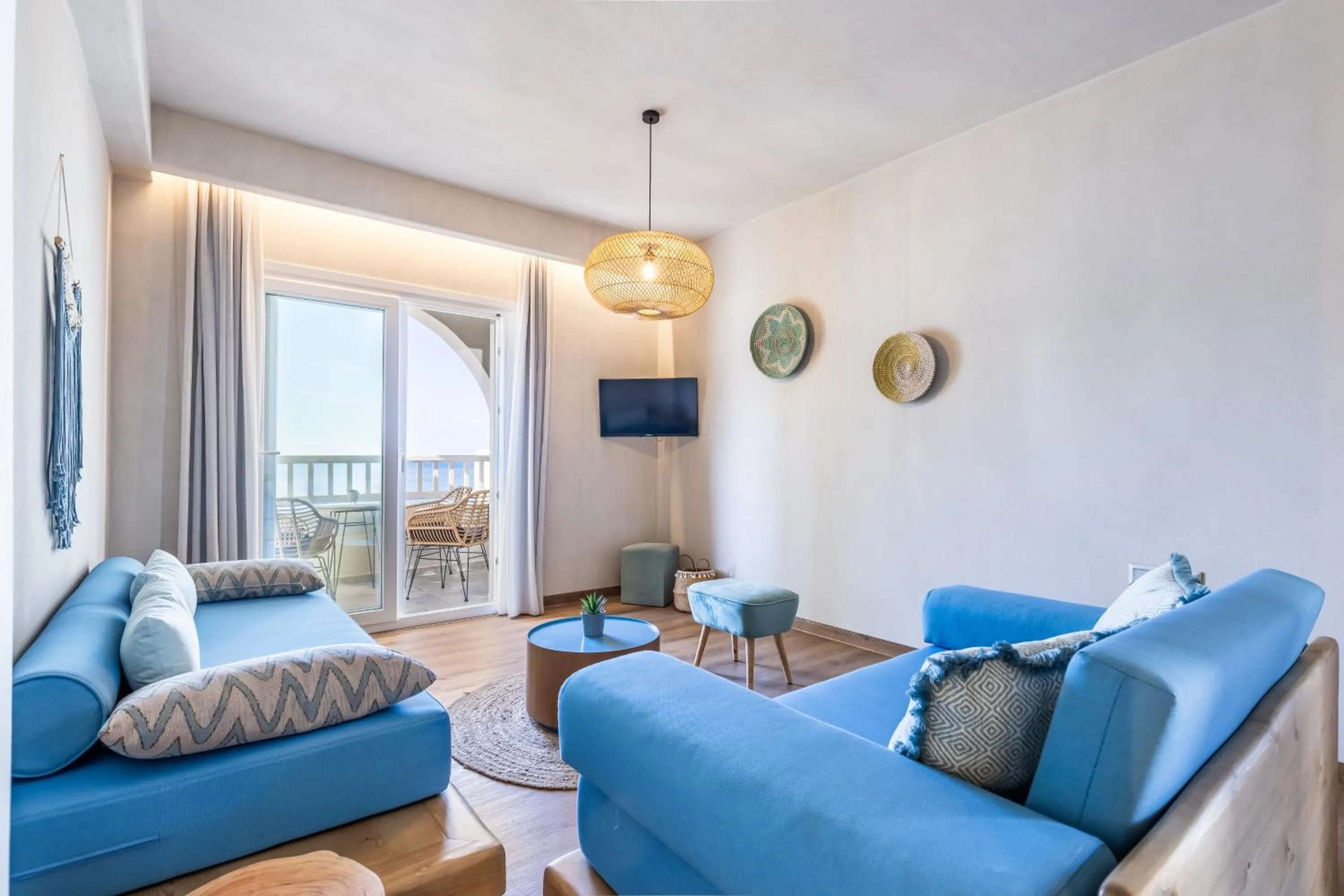 TV and multimedia in Sunrise Village Hotel Apartments