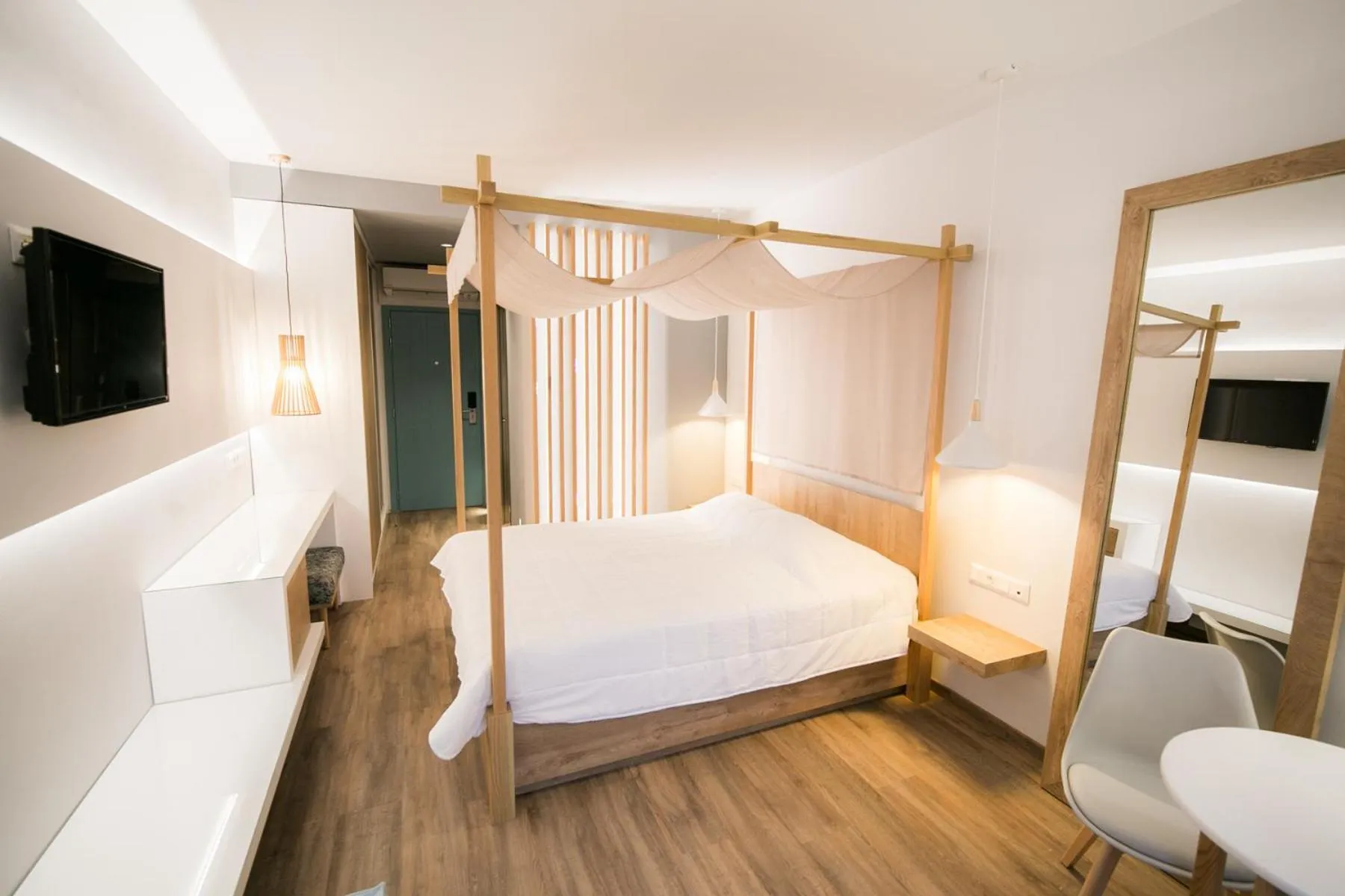 Photo of the whole room, Bed in Sunrise Village Hotel Apartments