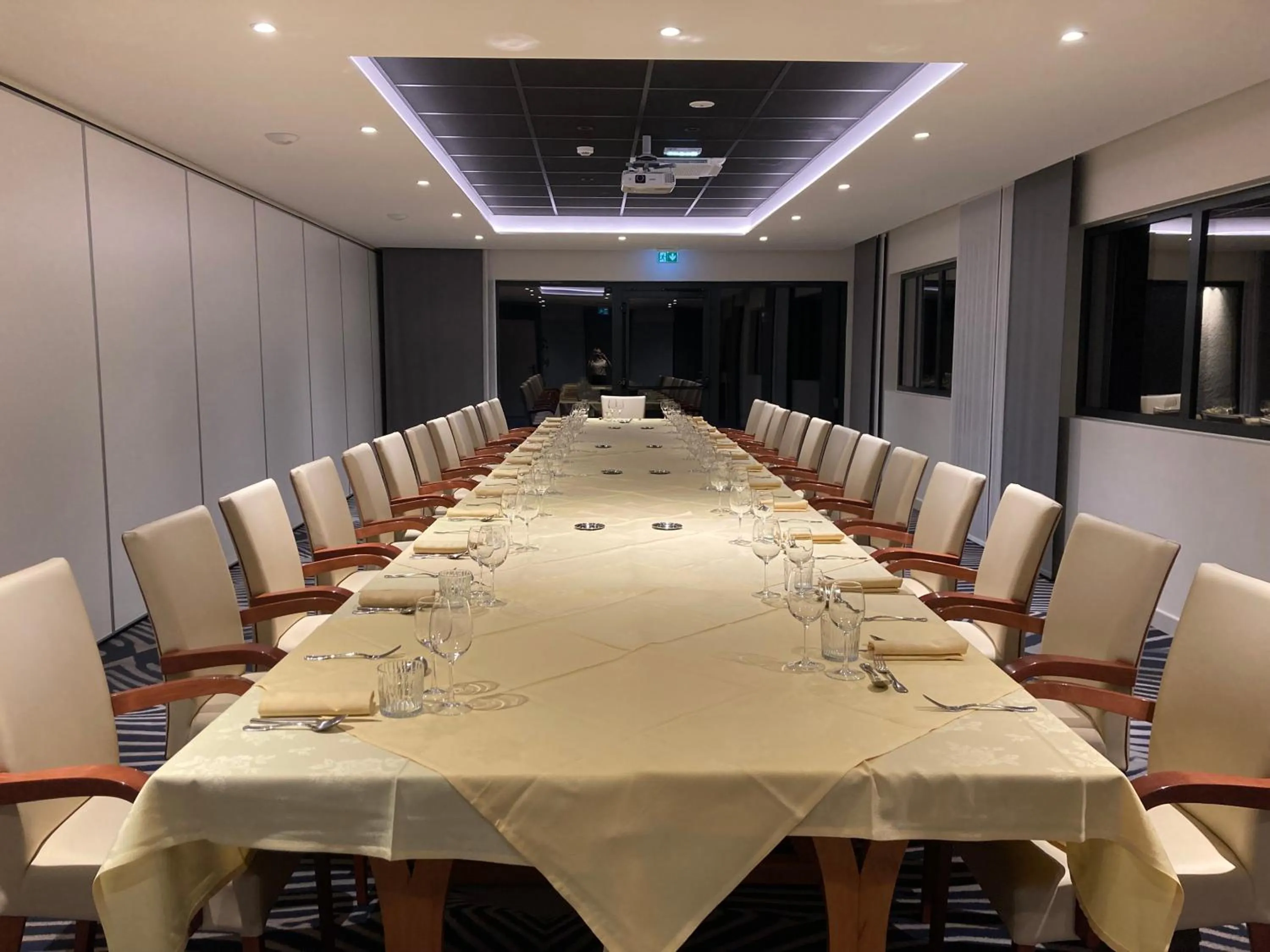 Meeting/conference room in Artémis Hôtel & Spa Bistro Coquet