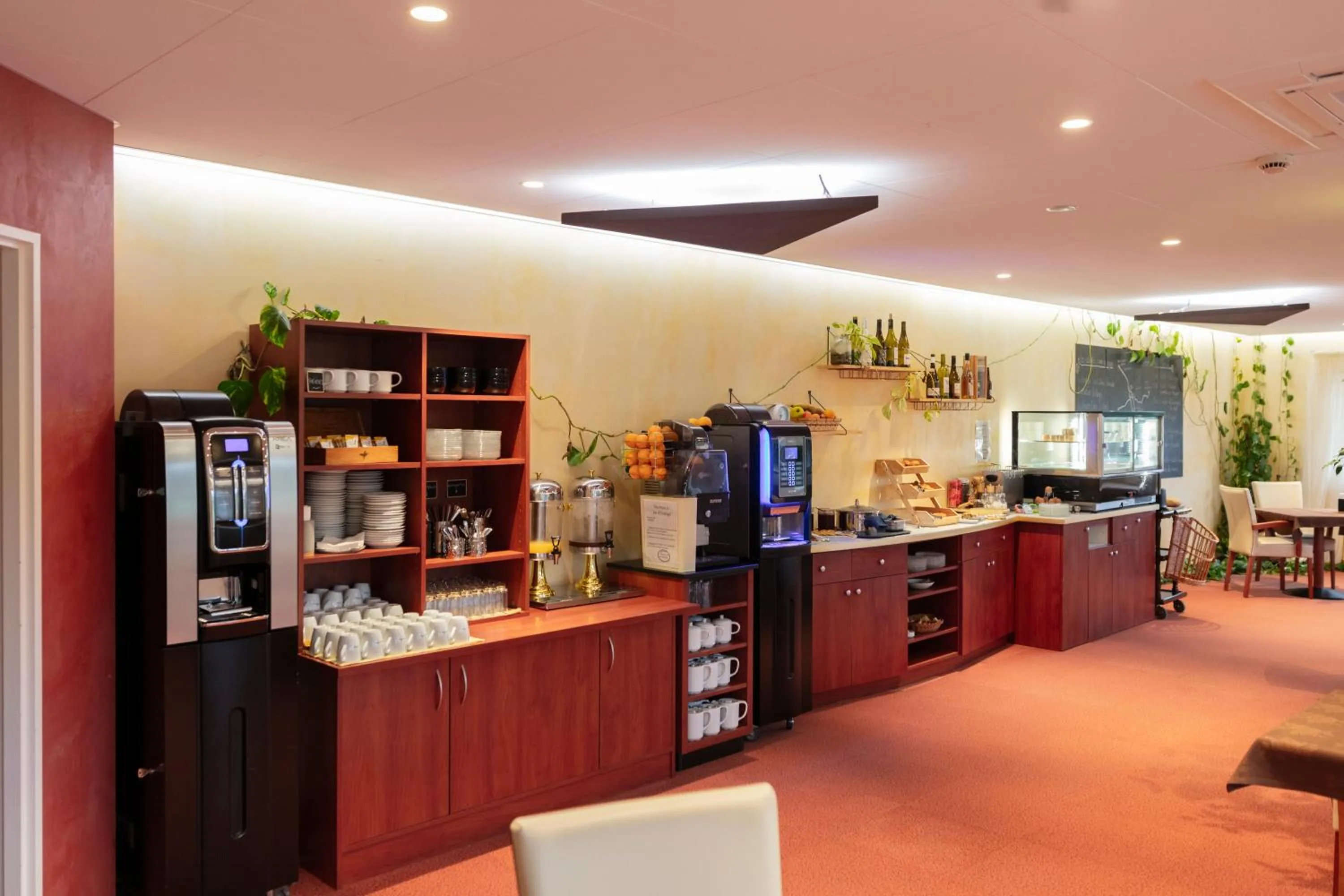 Buffet breakfast in Artémis Hôtel & Spa Bistro Coquet