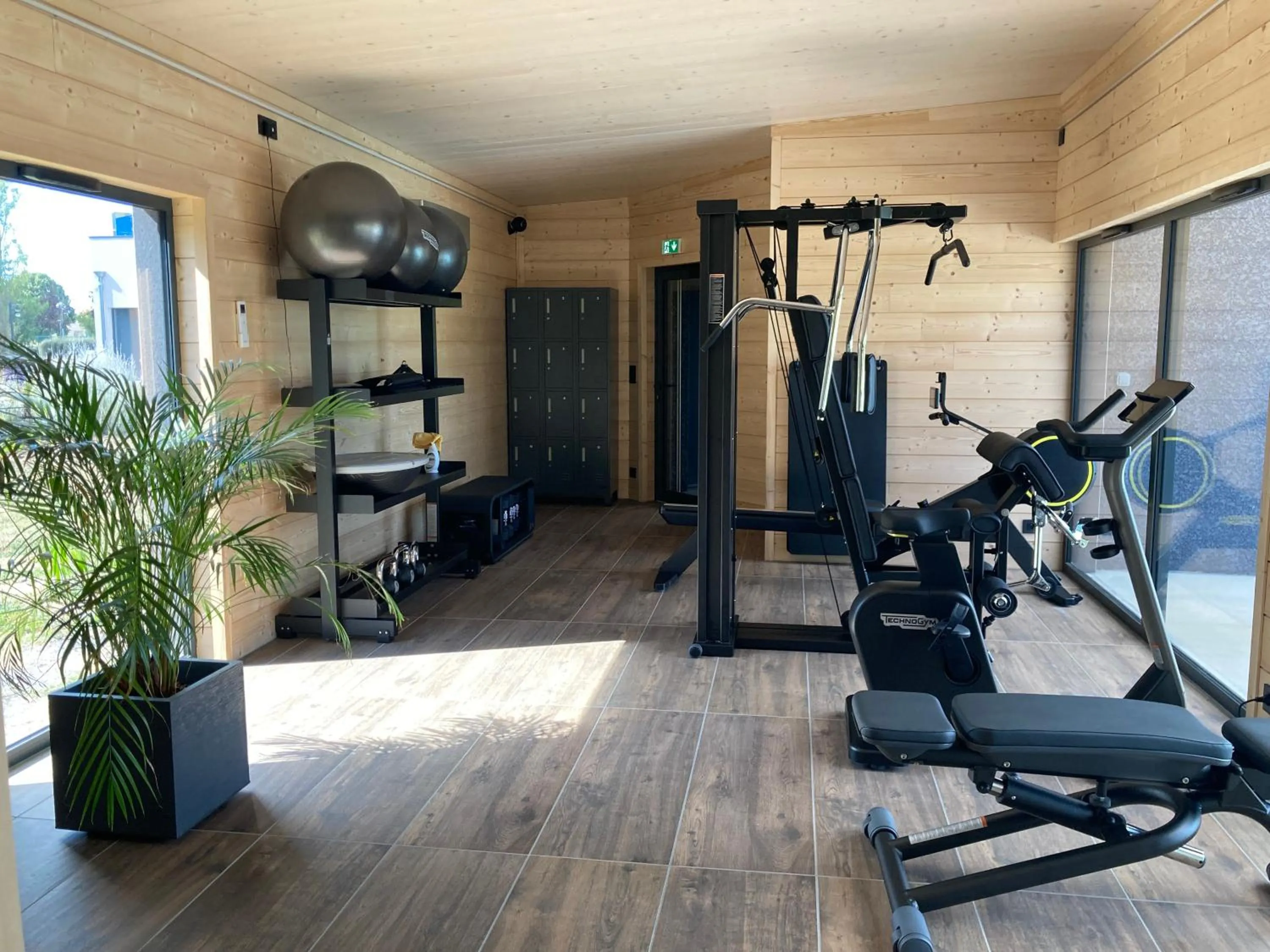 Fitness centre/facilities in Artémis Hôtel & Spa Bistro Coquet