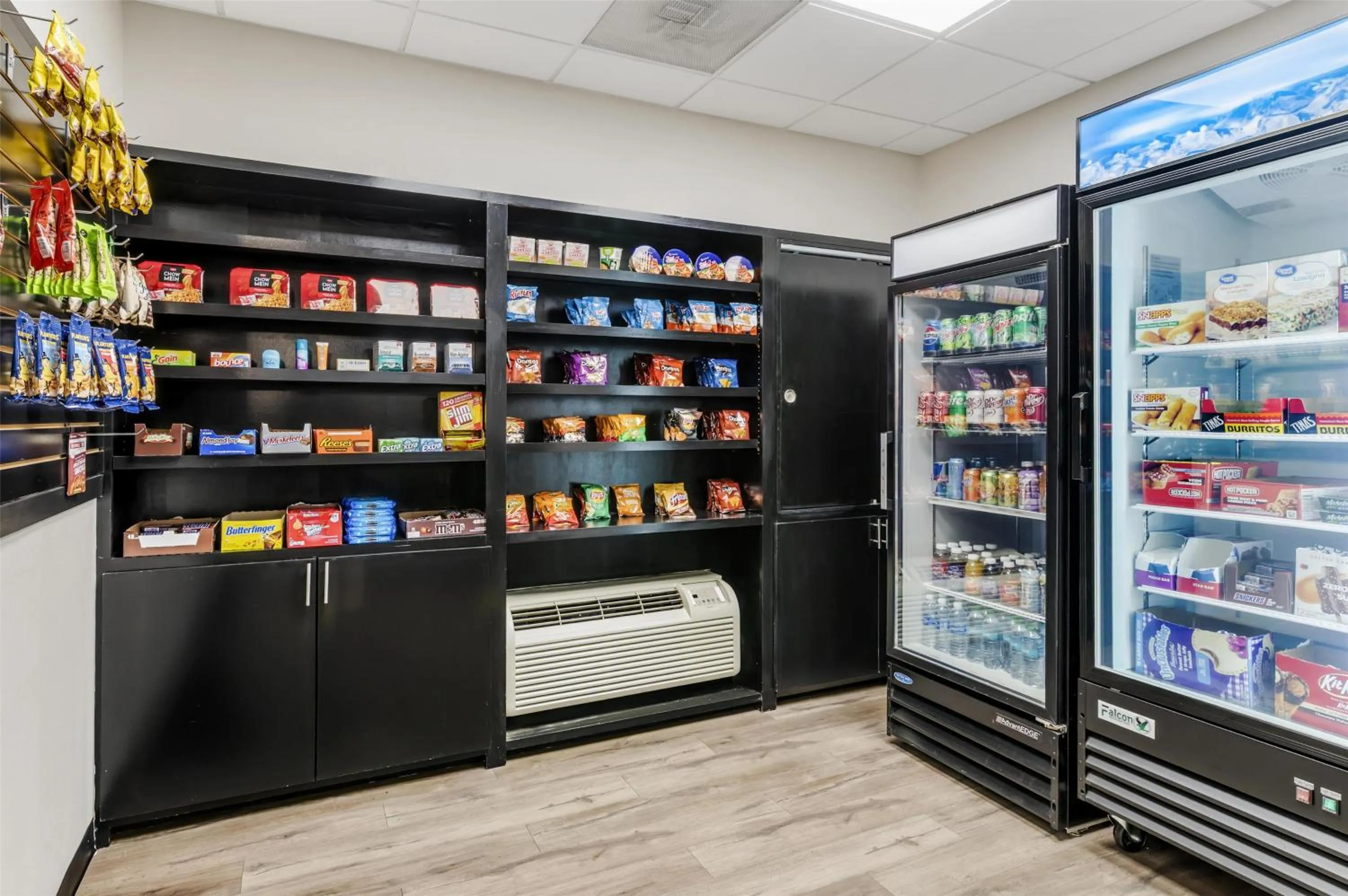 Property building in Best Western Plus JFK Inn & Suites