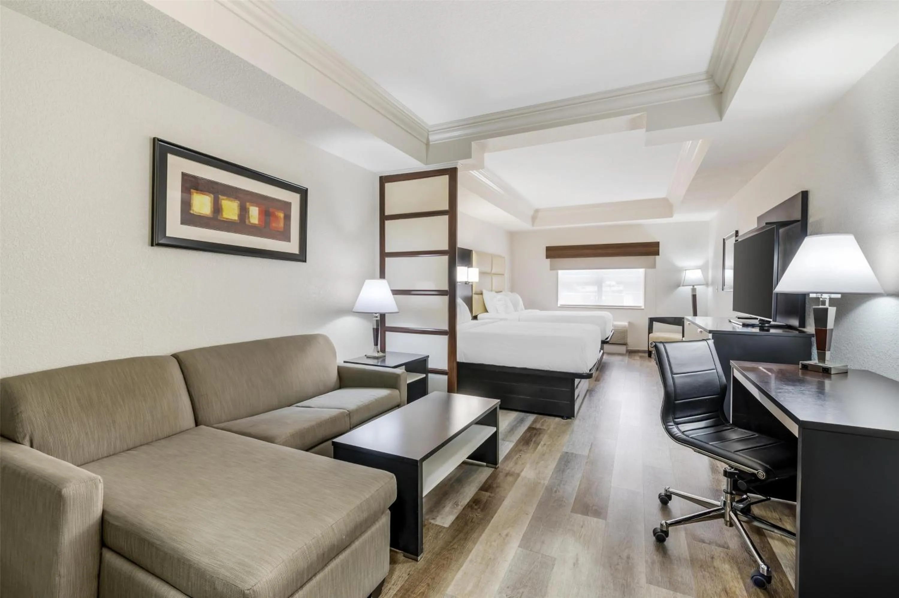 Bedroom in Best Western Plus JFK Inn & Suites