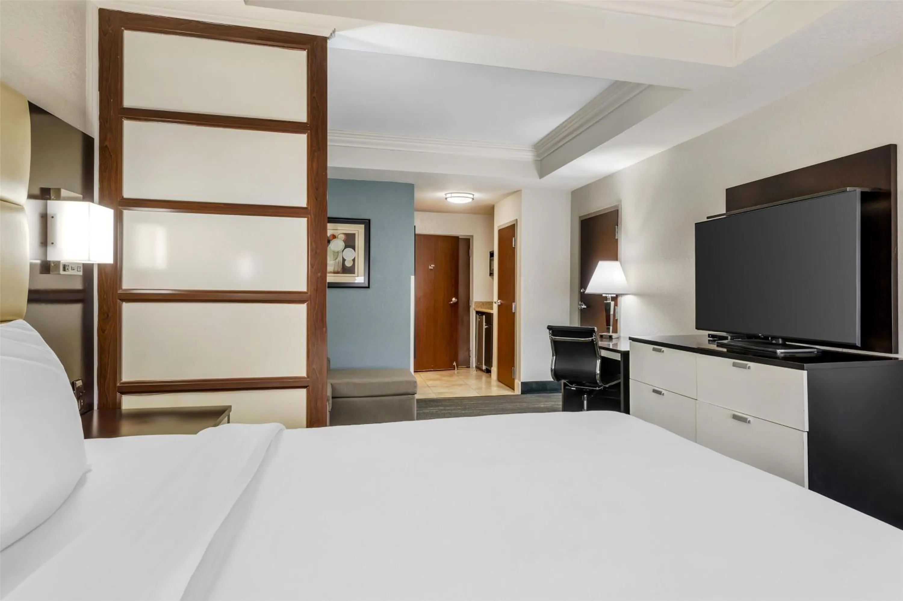 Bedroom, Bed in Best Western Plus JFK Inn & Suites