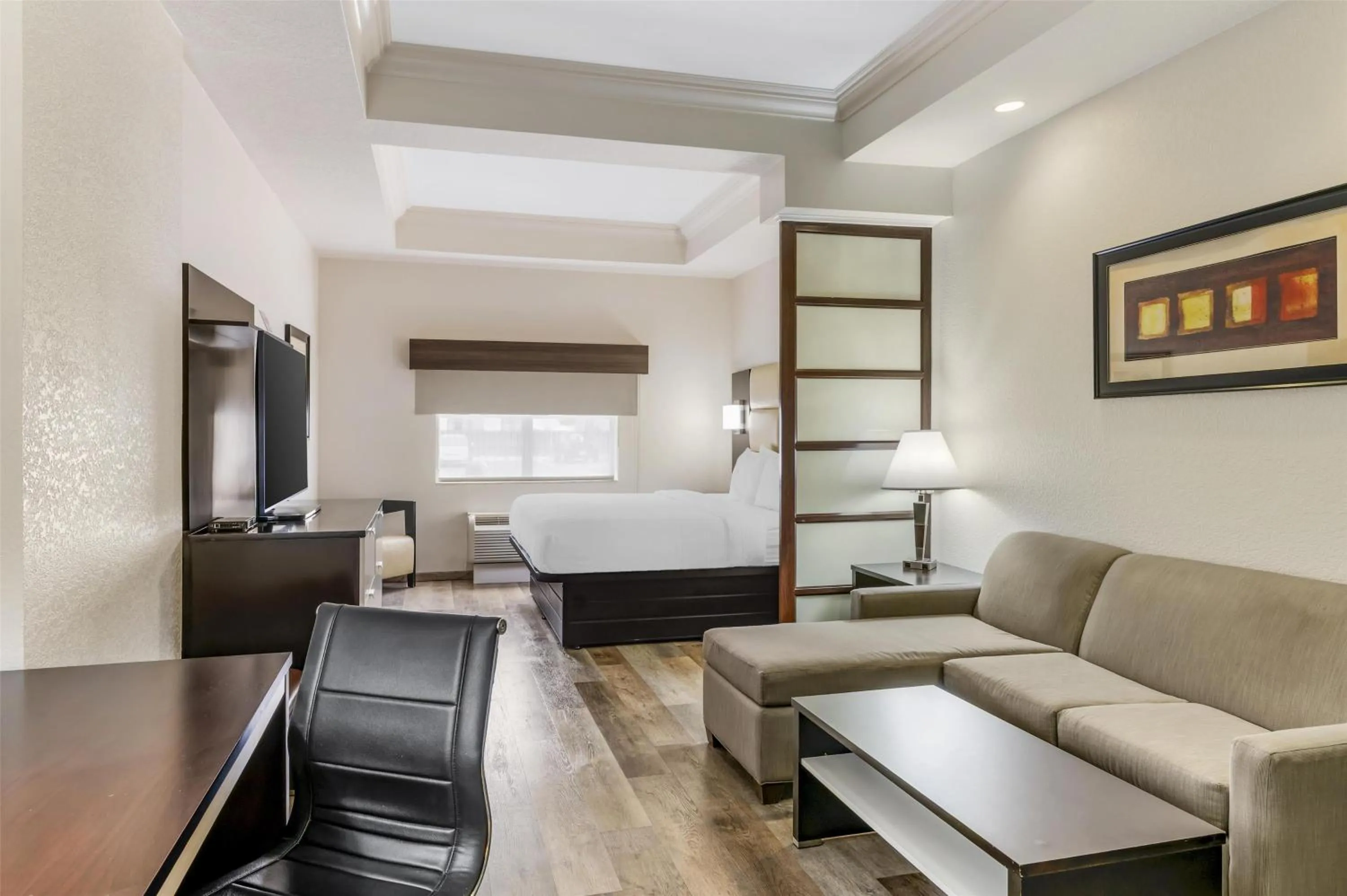 Bedroom in Best Western Plus JFK Inn & Suites