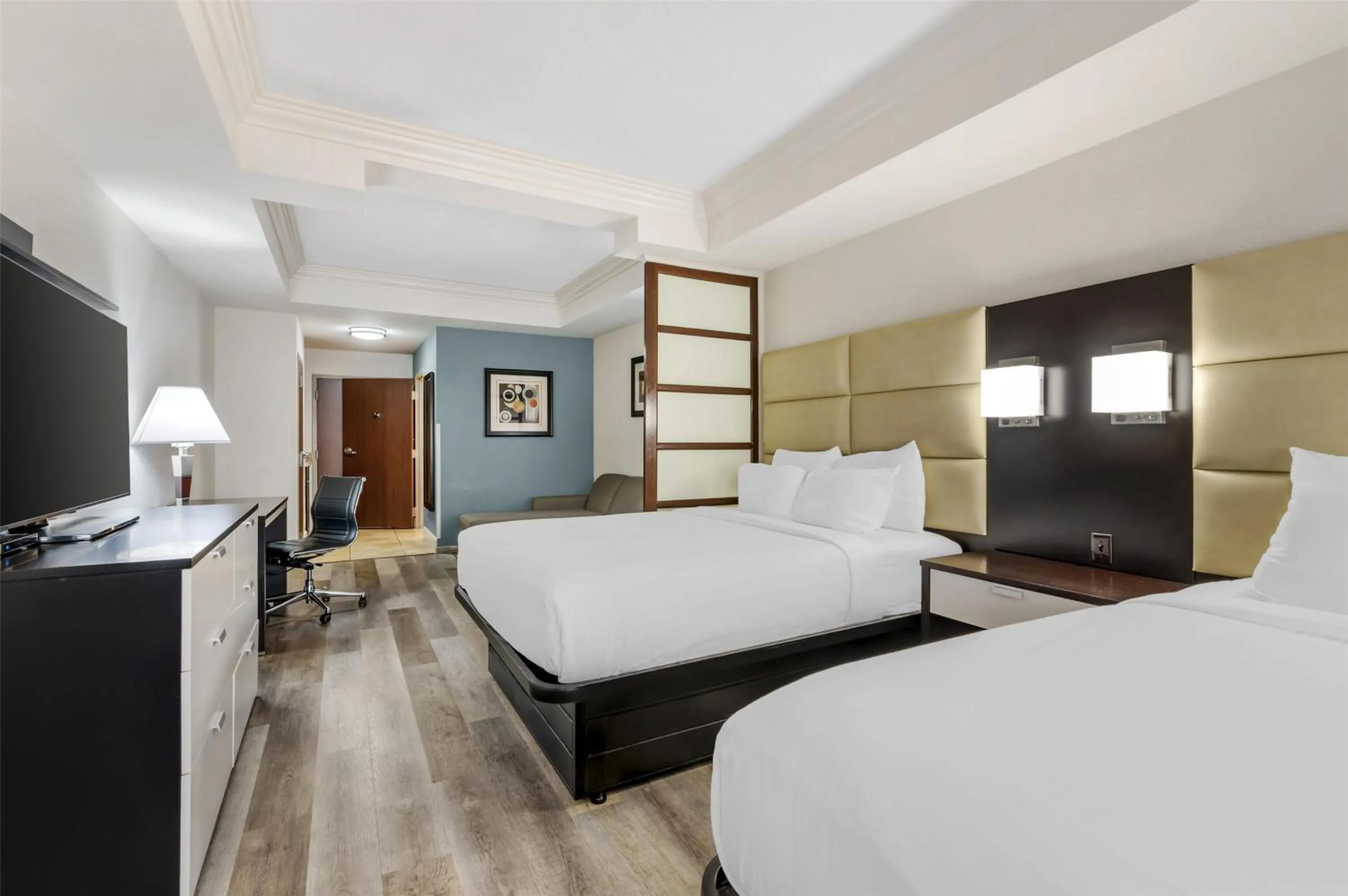 Bedroom, Bed in Best Western Plus JFK Inn & Suites