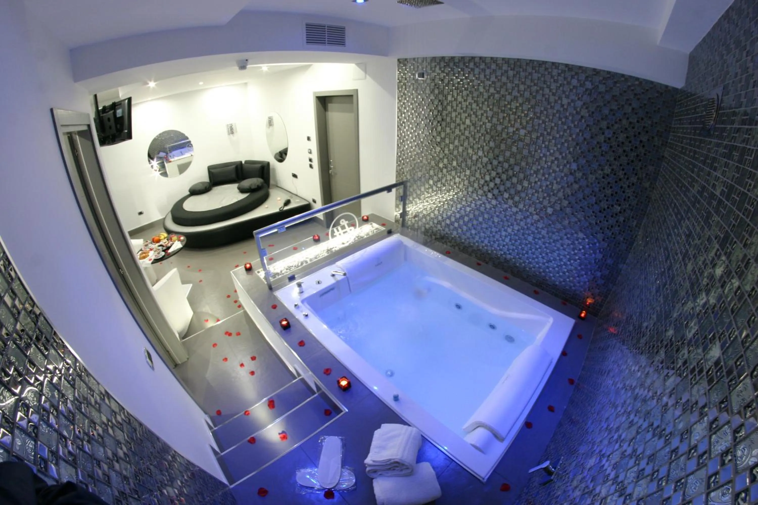 Photo of the whole room in Hotel Luxor