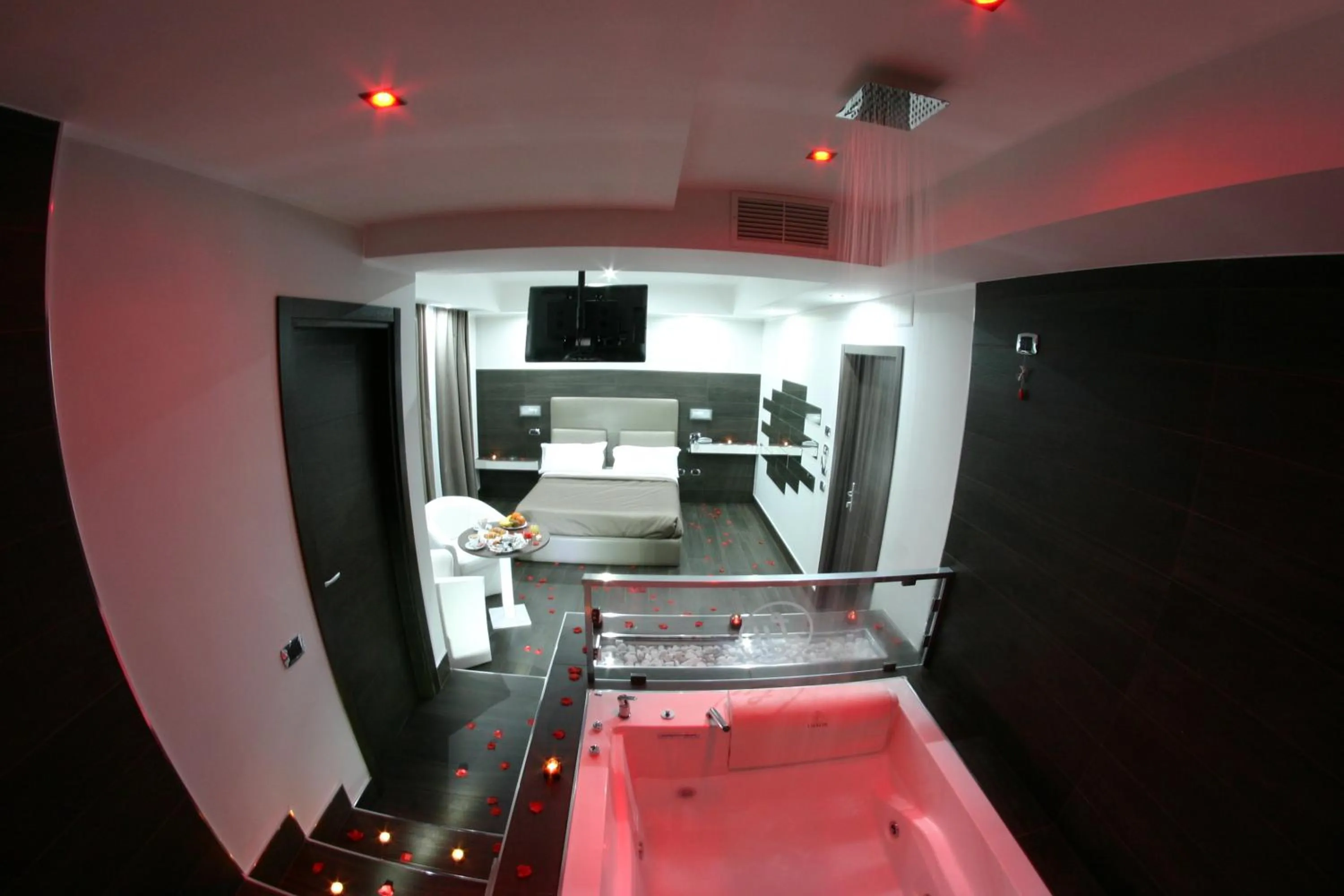 Photo of the whole room in Hotel Luxor