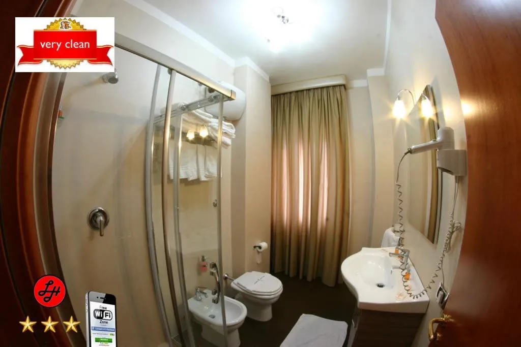 Bathroom in Hotel Luxor