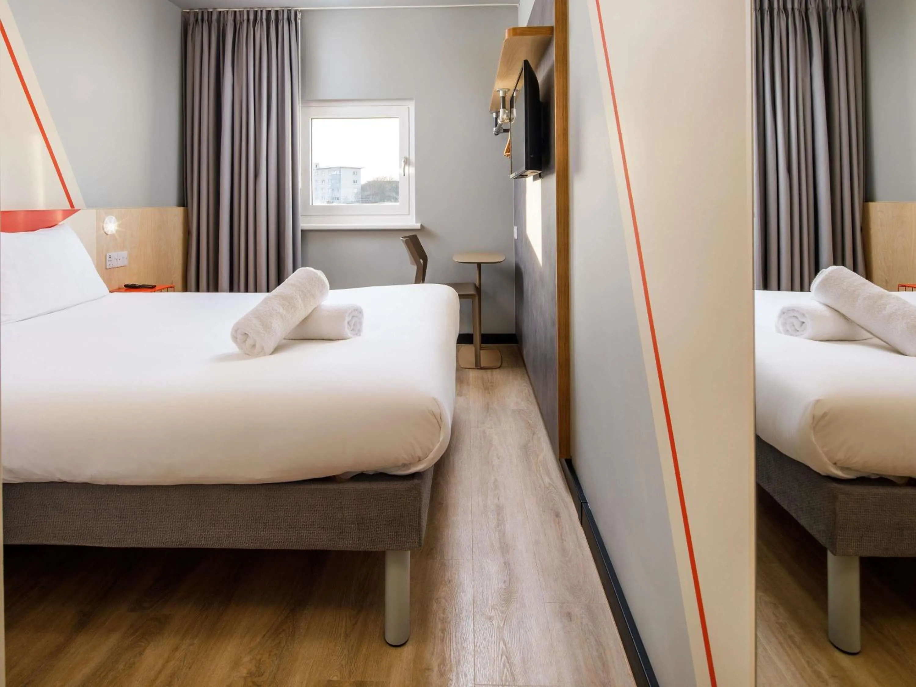 Bedroom, Bed in ibis budget Birmingham Centre