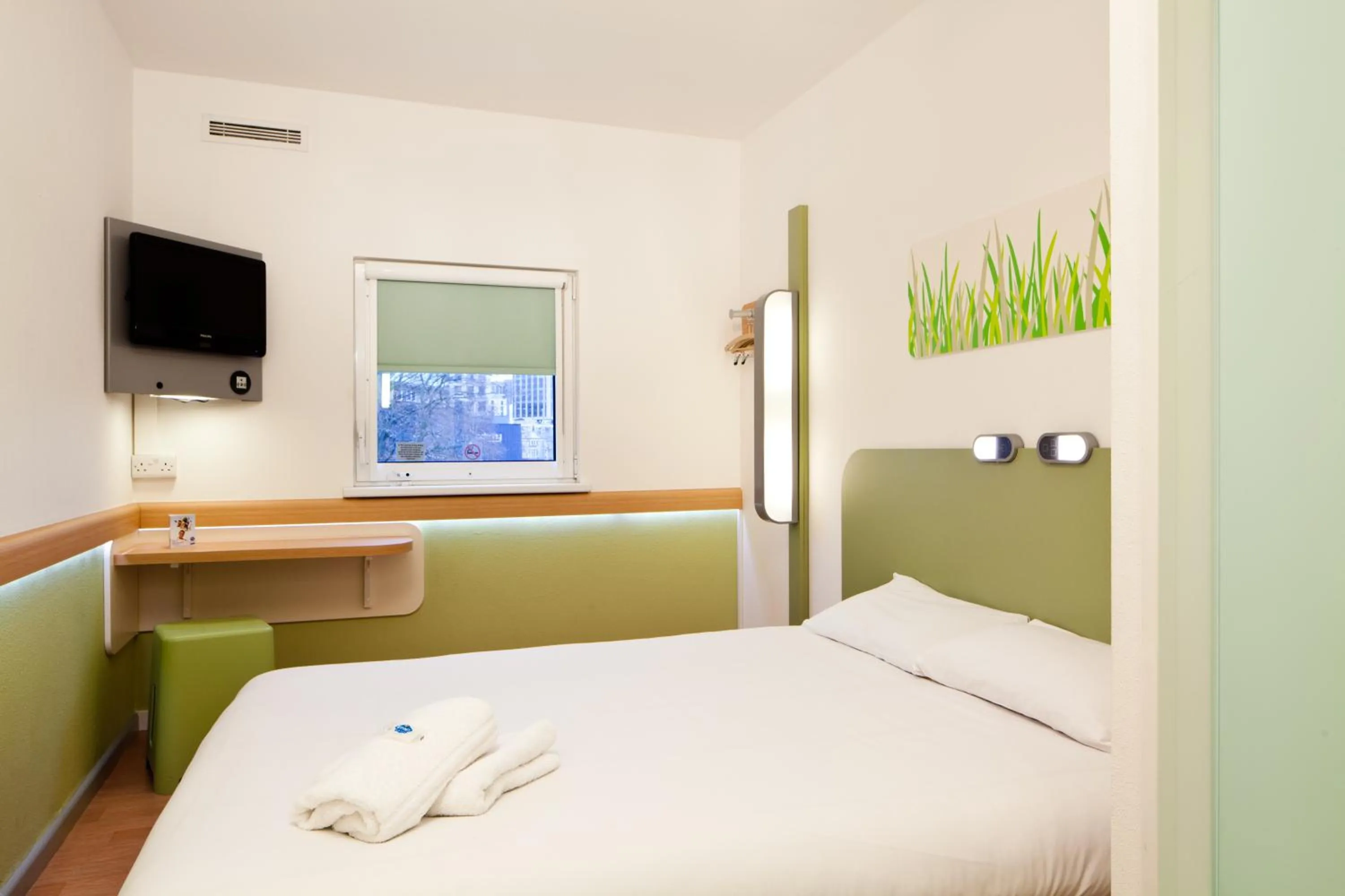 Bed in ibis budget Birmingham Centre