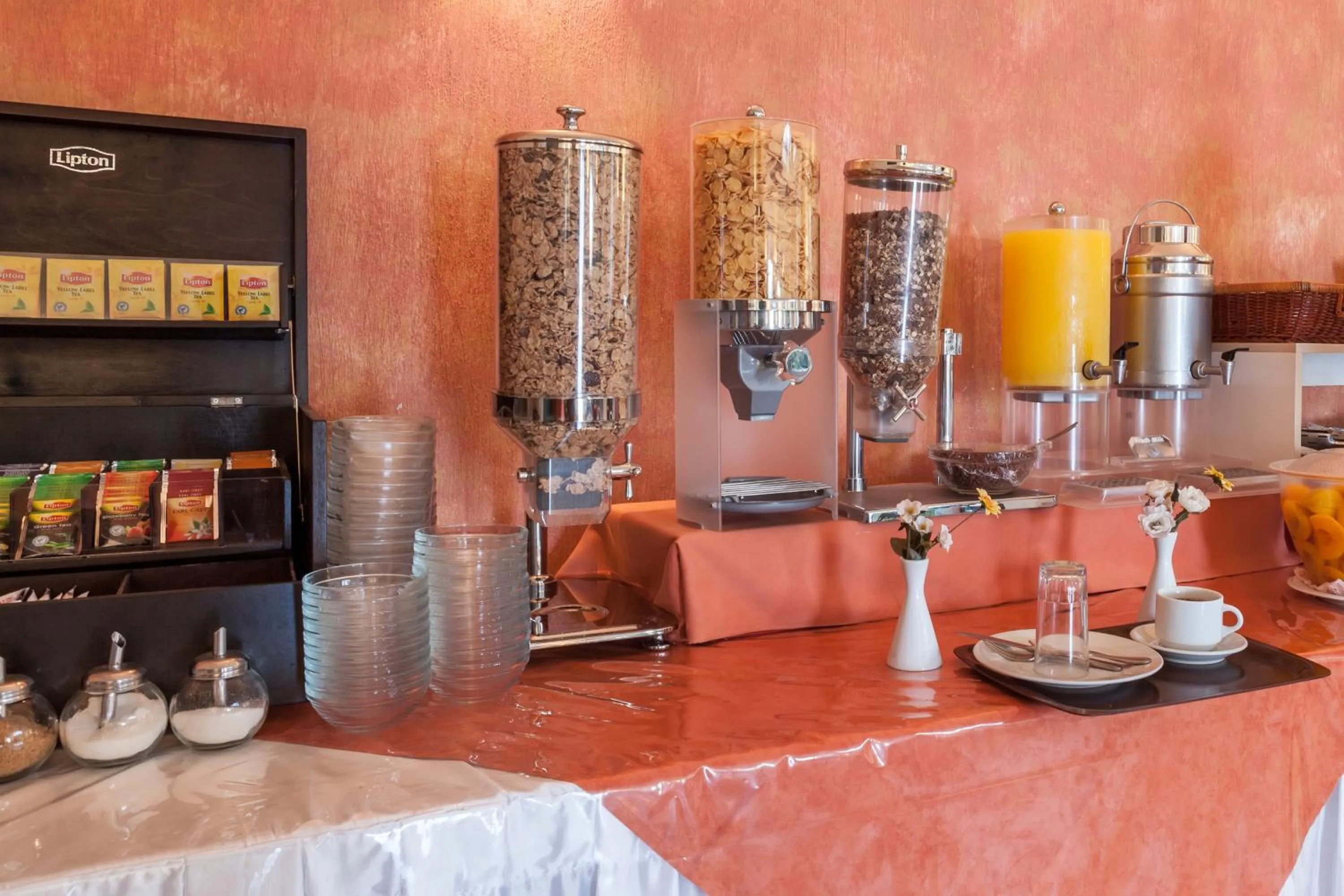 Restaurant/places to eat in Aeolos Hotel