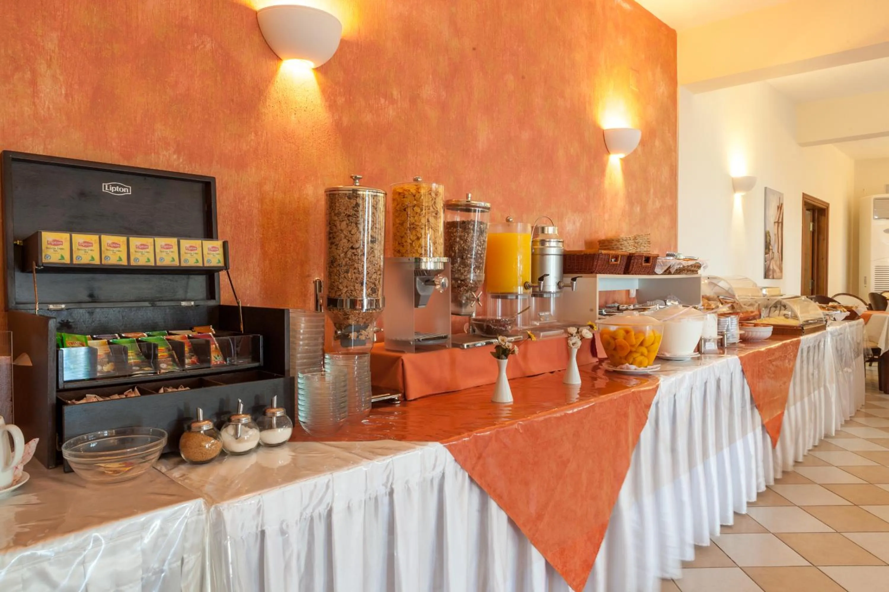 Restaurant/places to eat in Aeolos Hotel