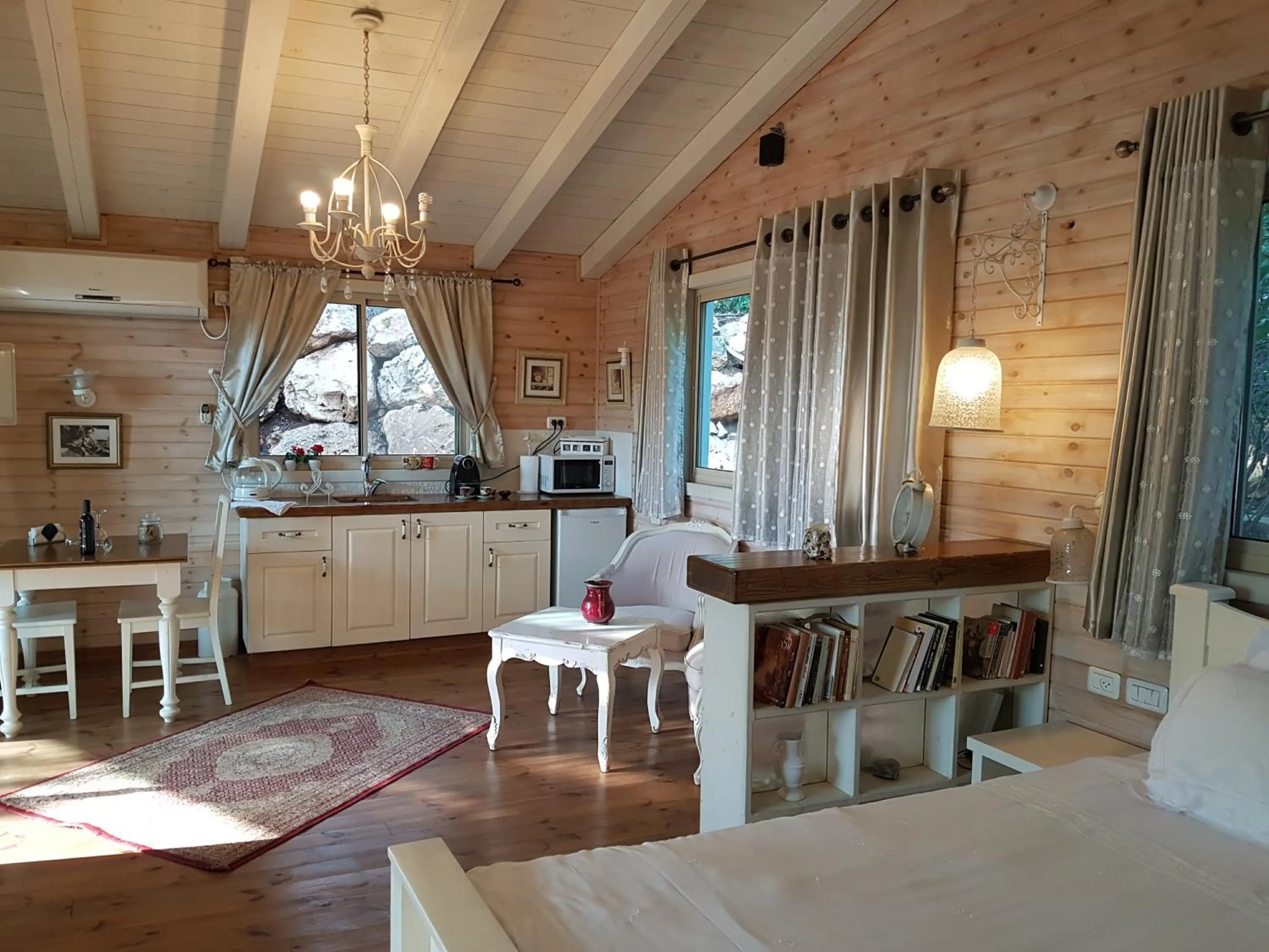 Bed in Betzel Ha'Ella