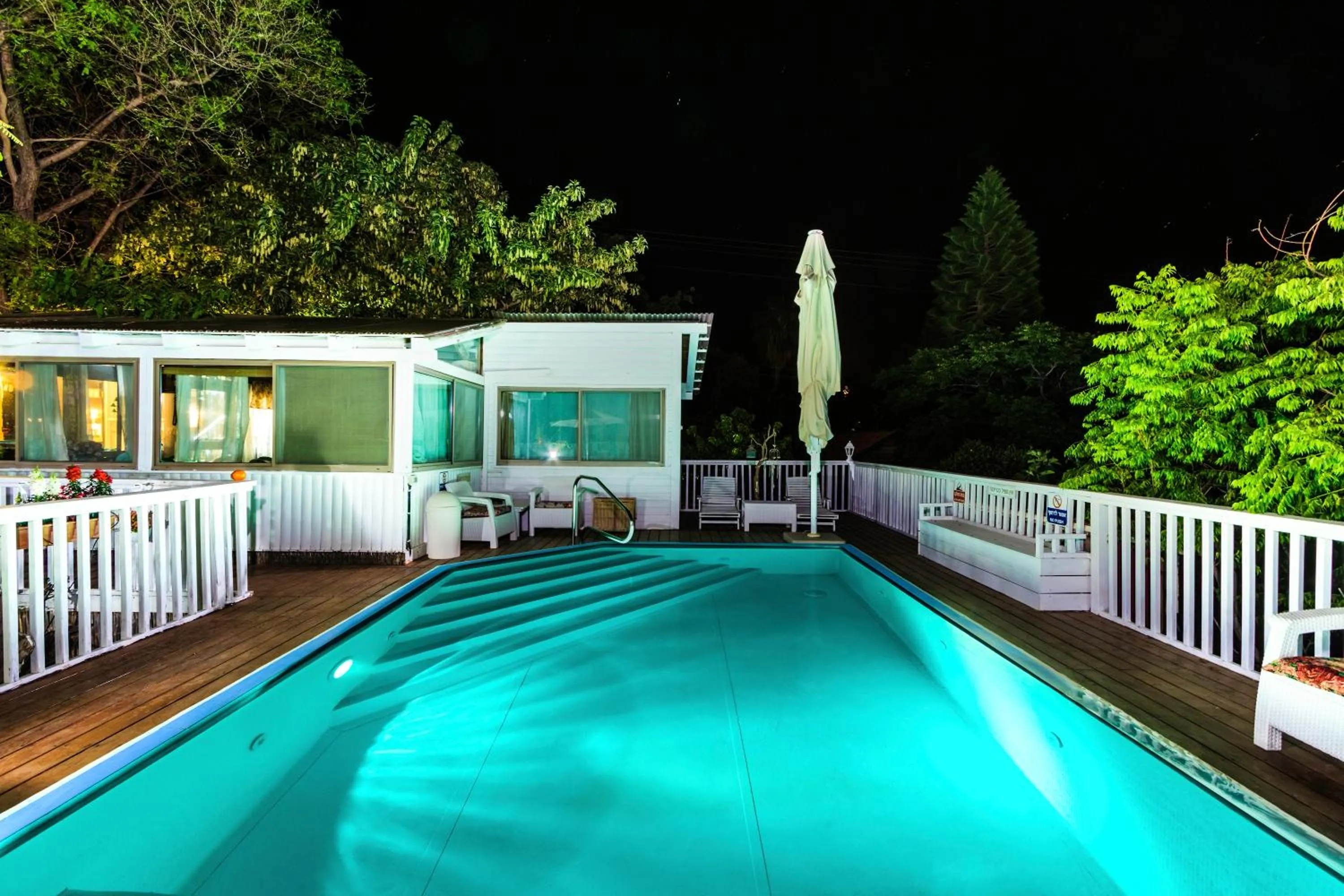 Night in Betzel Ha'Ella