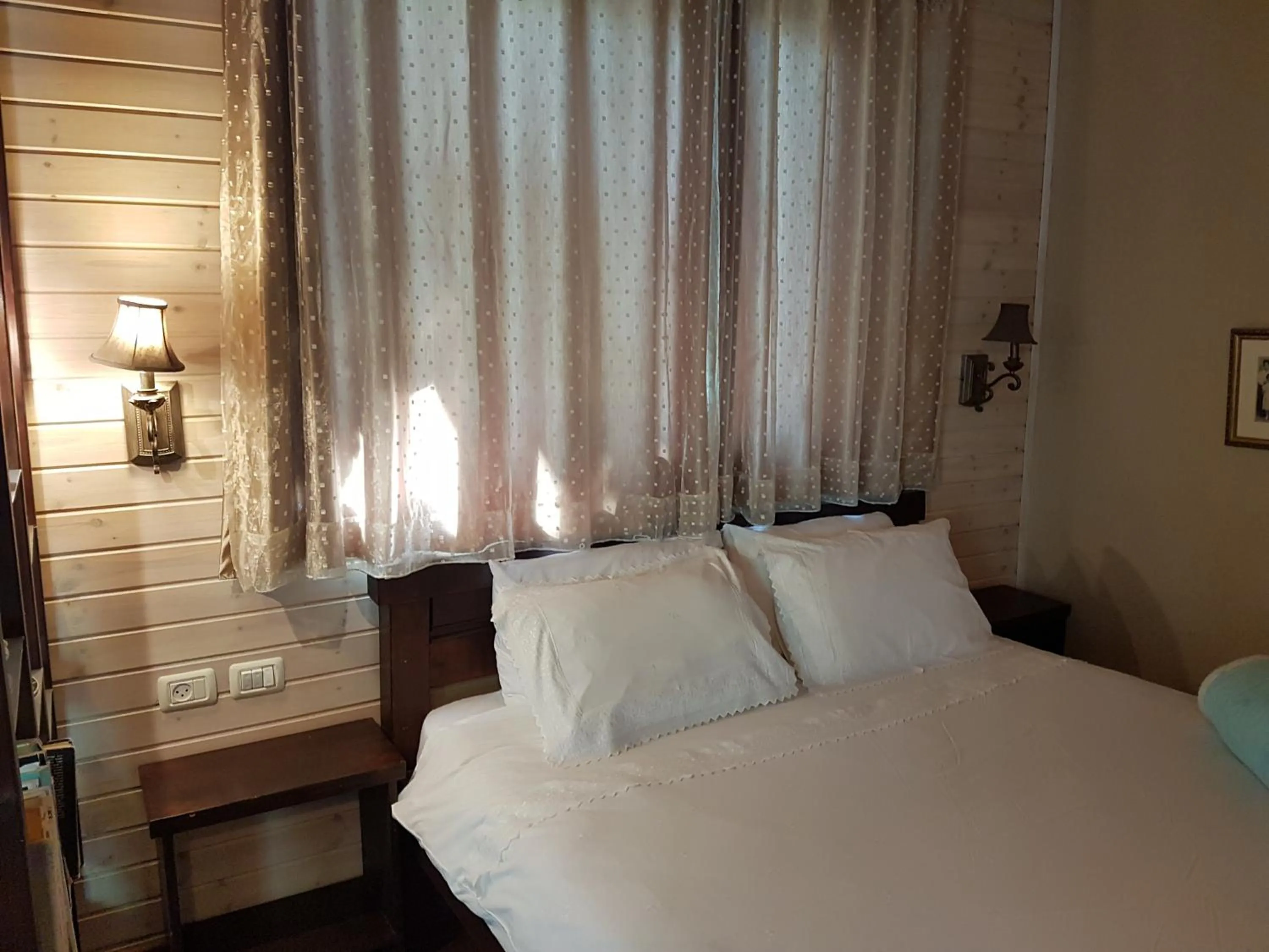 Bed in Betzel Ha'Ella