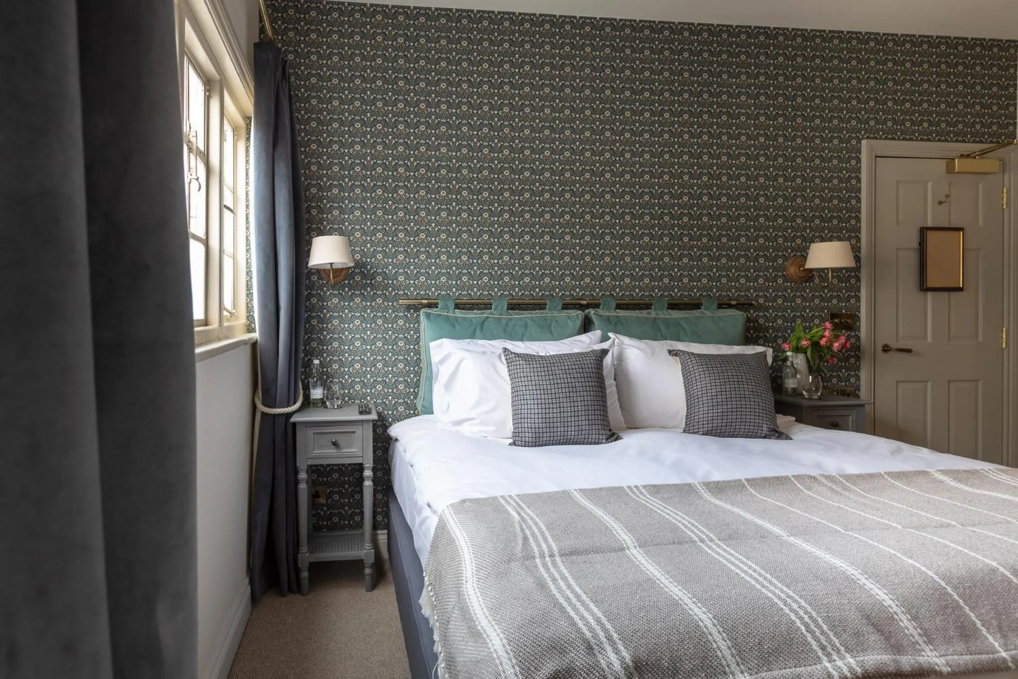 Bedroom, Bed in The Running Horses