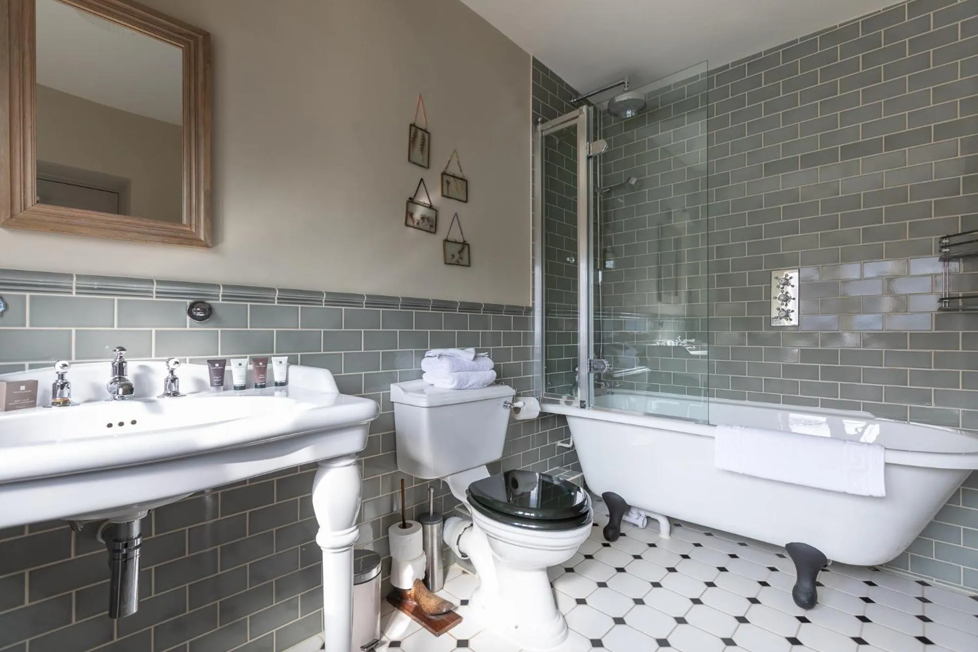 Bathroom in The Running Horses