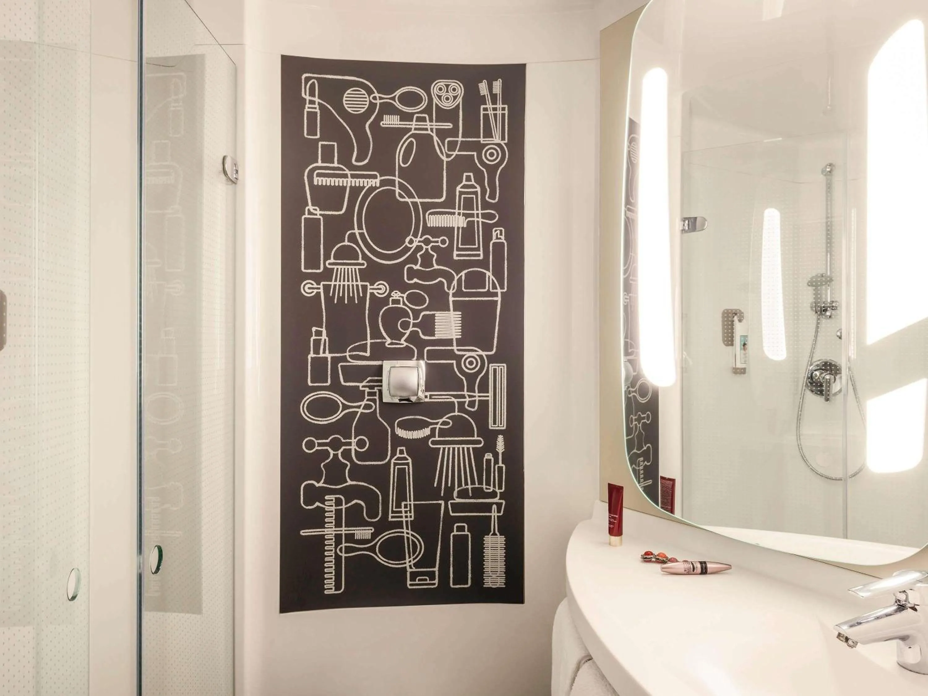 Bedroom in ibis Troyes Centre