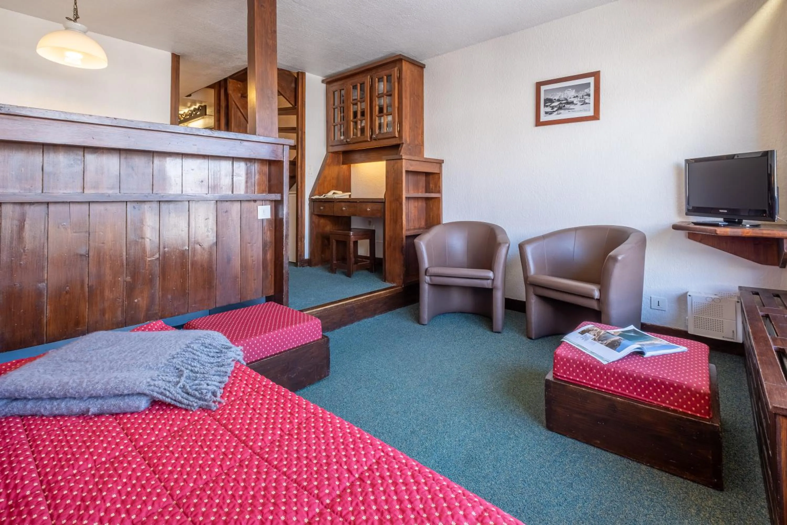 Communal lounge/ TV room, Bed in Résidence Pierre & Vacances Le Mont d'Arbois