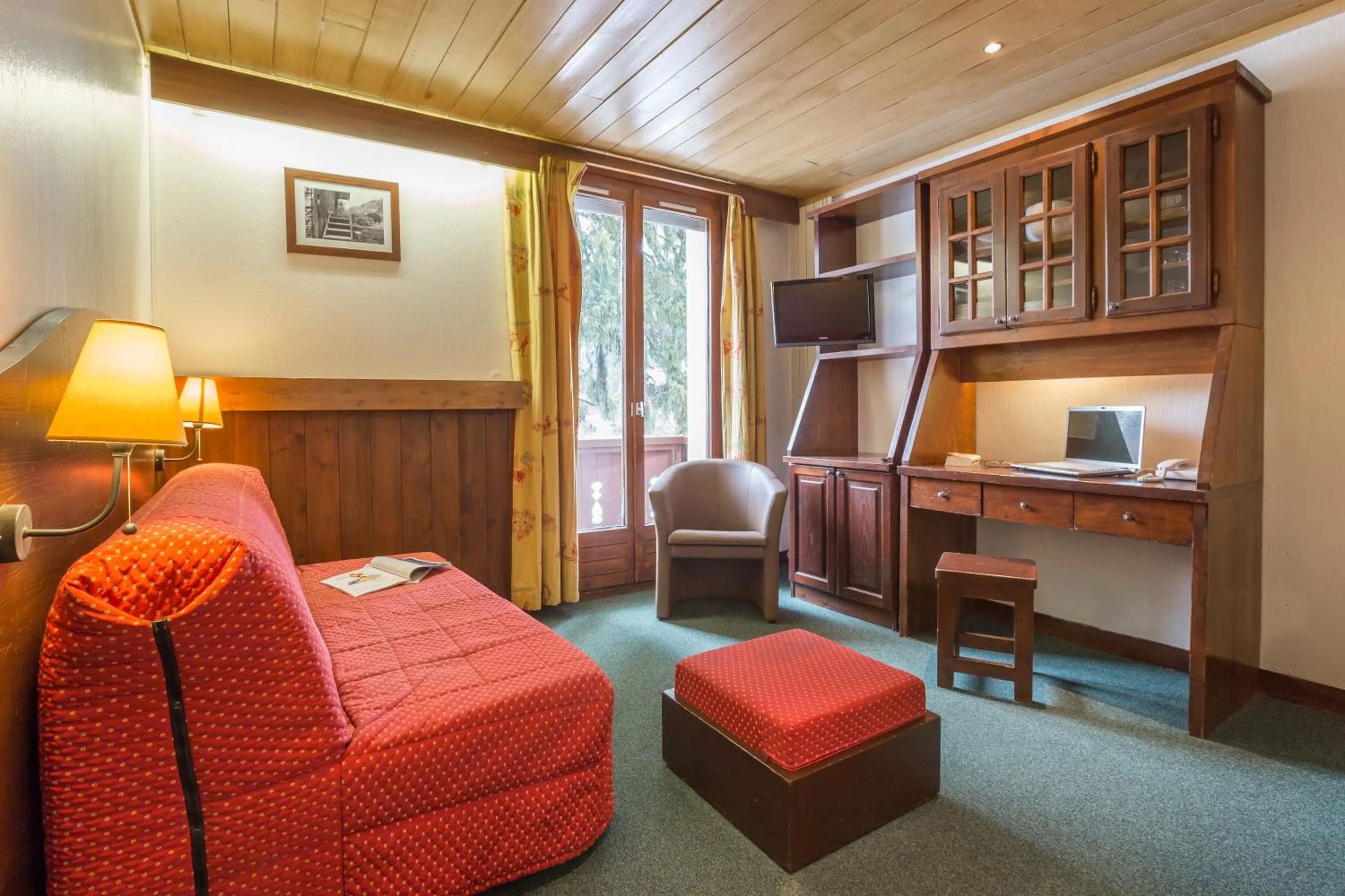 Communal lounge/ TV room in Résidence Pierre & Vacances Le Mont d'Arbois