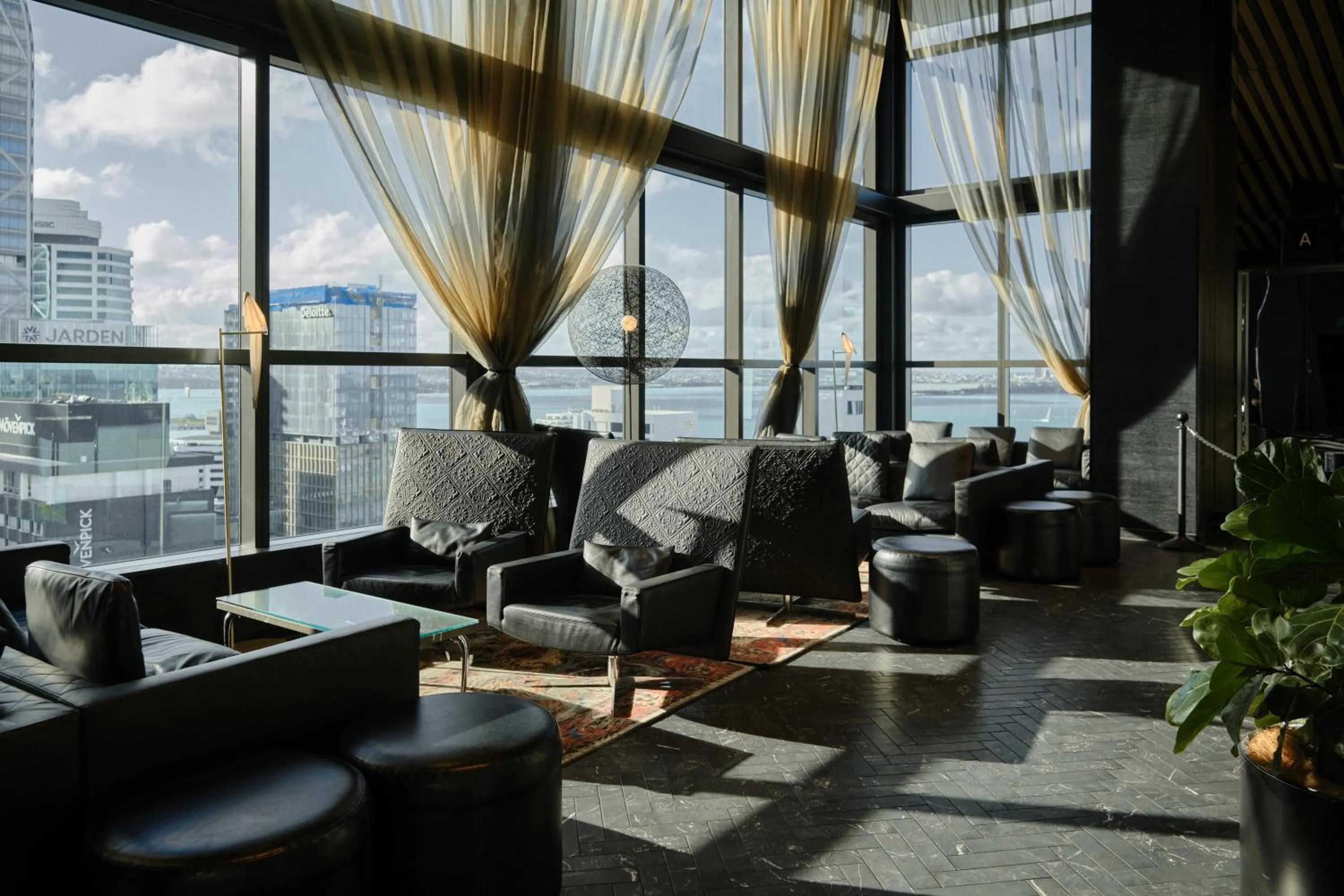 Lounge or bar in SO/ Auckland