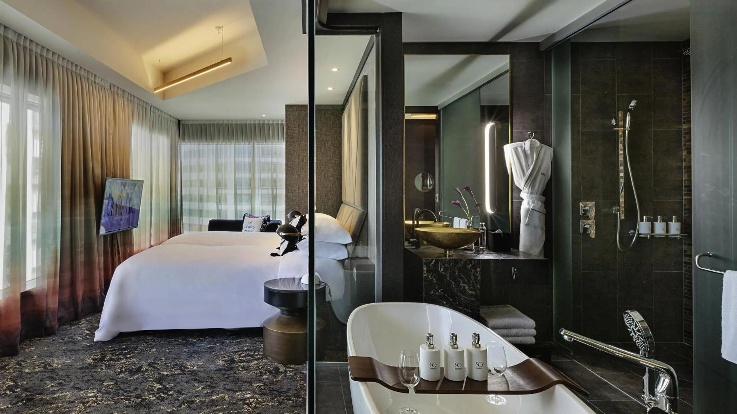 Bedroom, Bed in SO/ Auckland