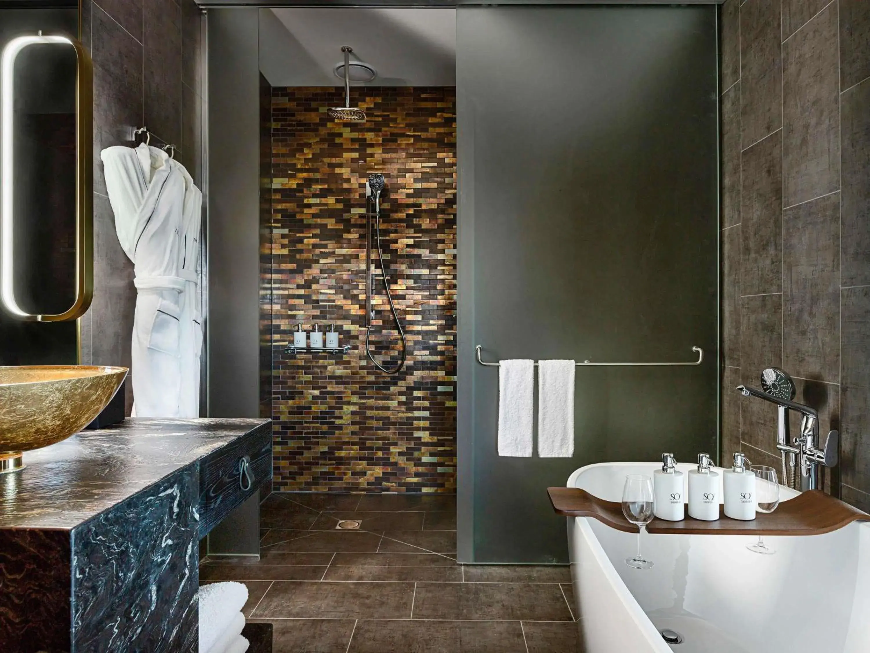 Atelier King Suite with Club Signature Access in SO/ Auckland Atelier King Suite with Club Signature Access in SO/ Auckland