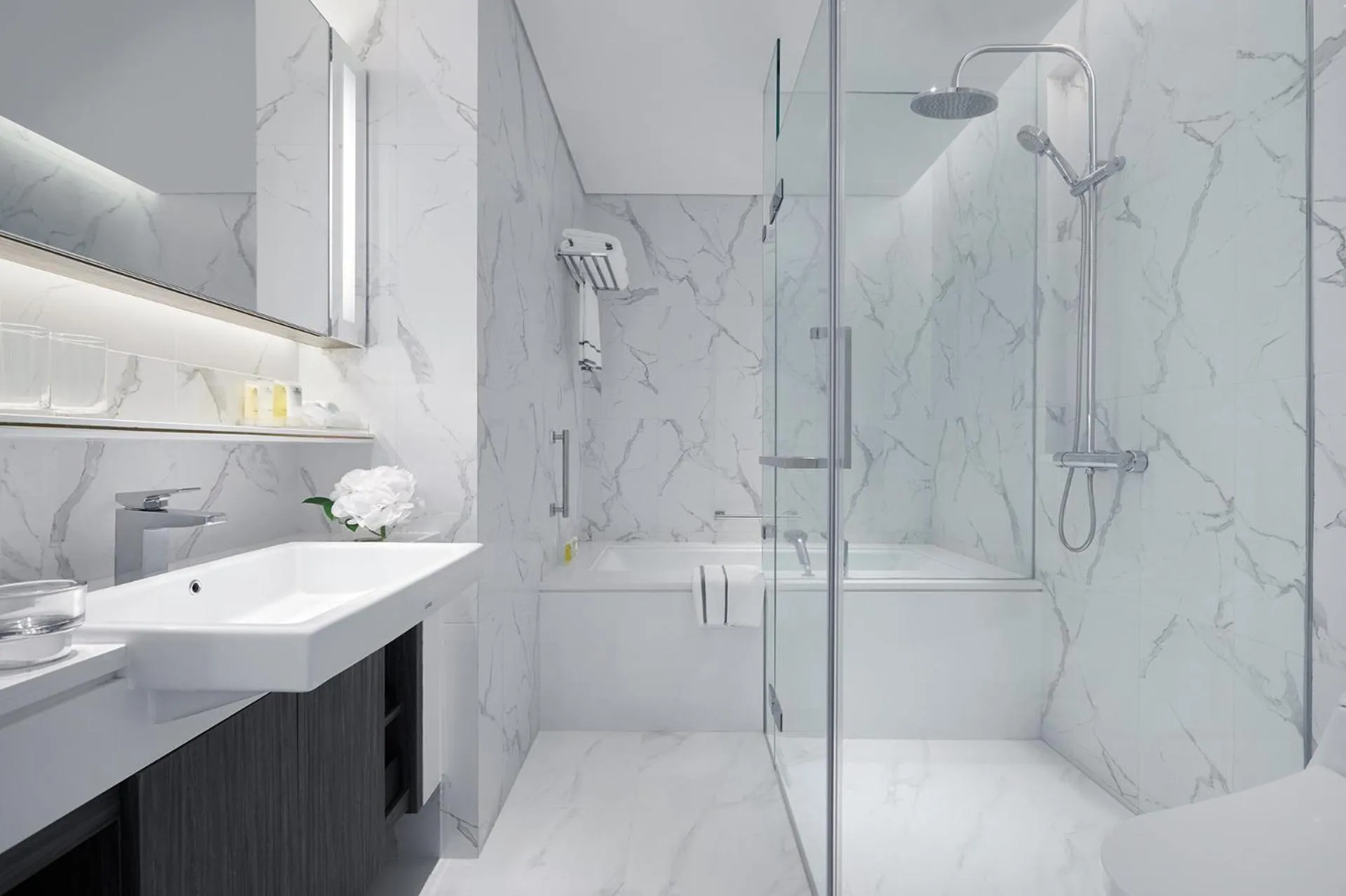 Shower in Somerset Maison Asoke Bangkok