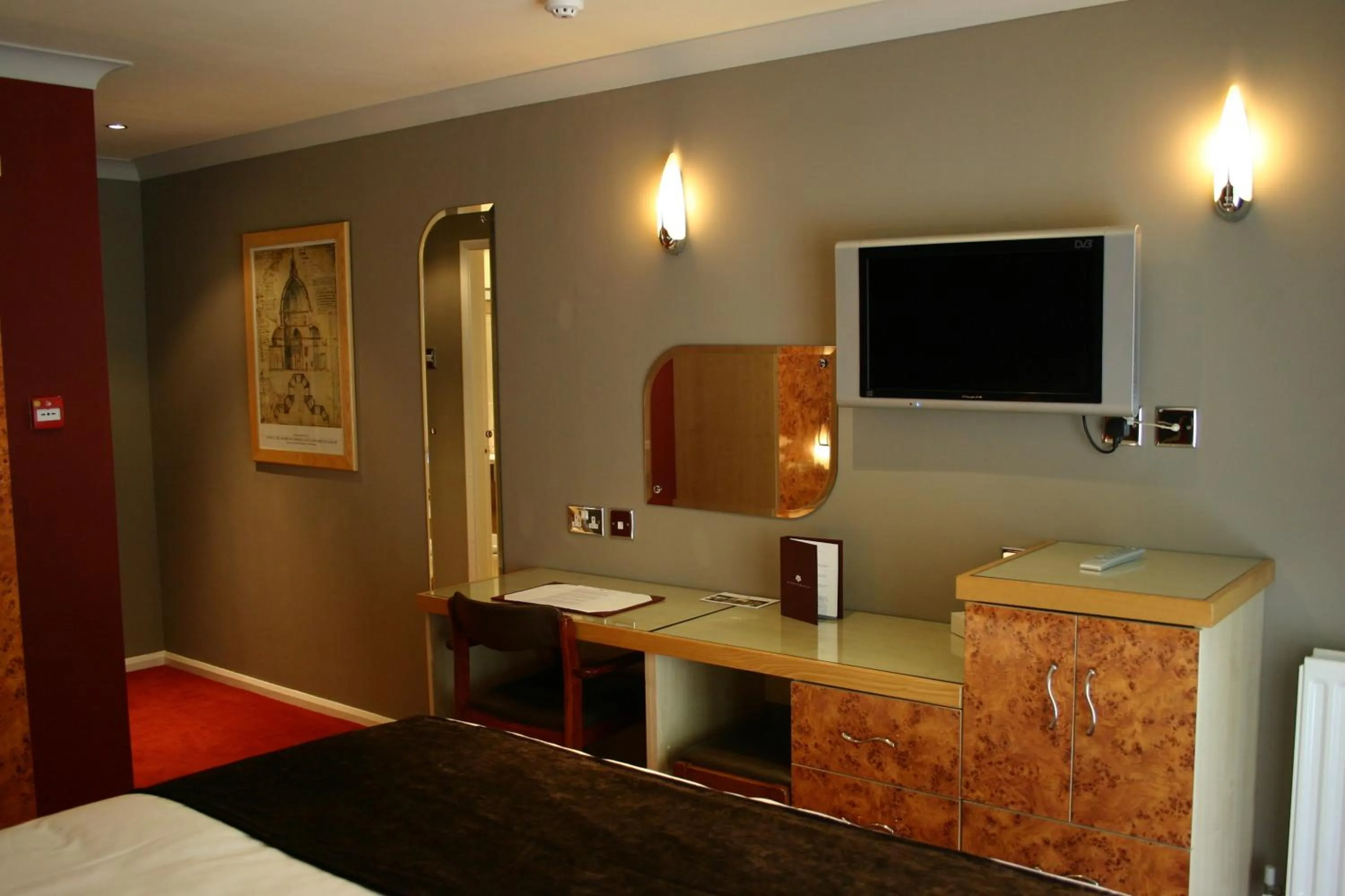 Seating area, Bed in Beamish Park Hotel