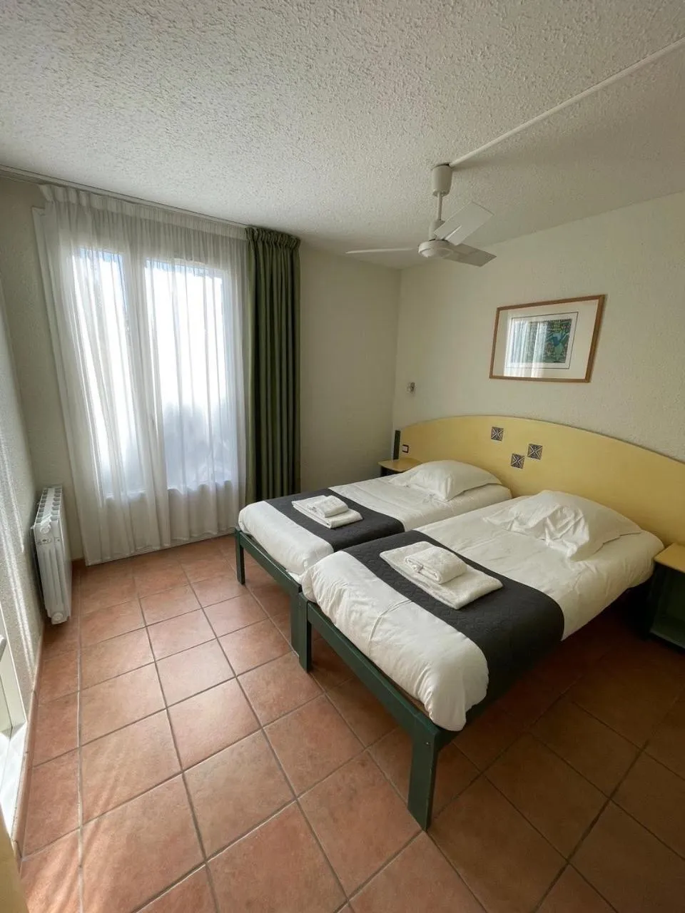 Photo of the whole room, Bed in Village vacances Le Hameau des Oliviers