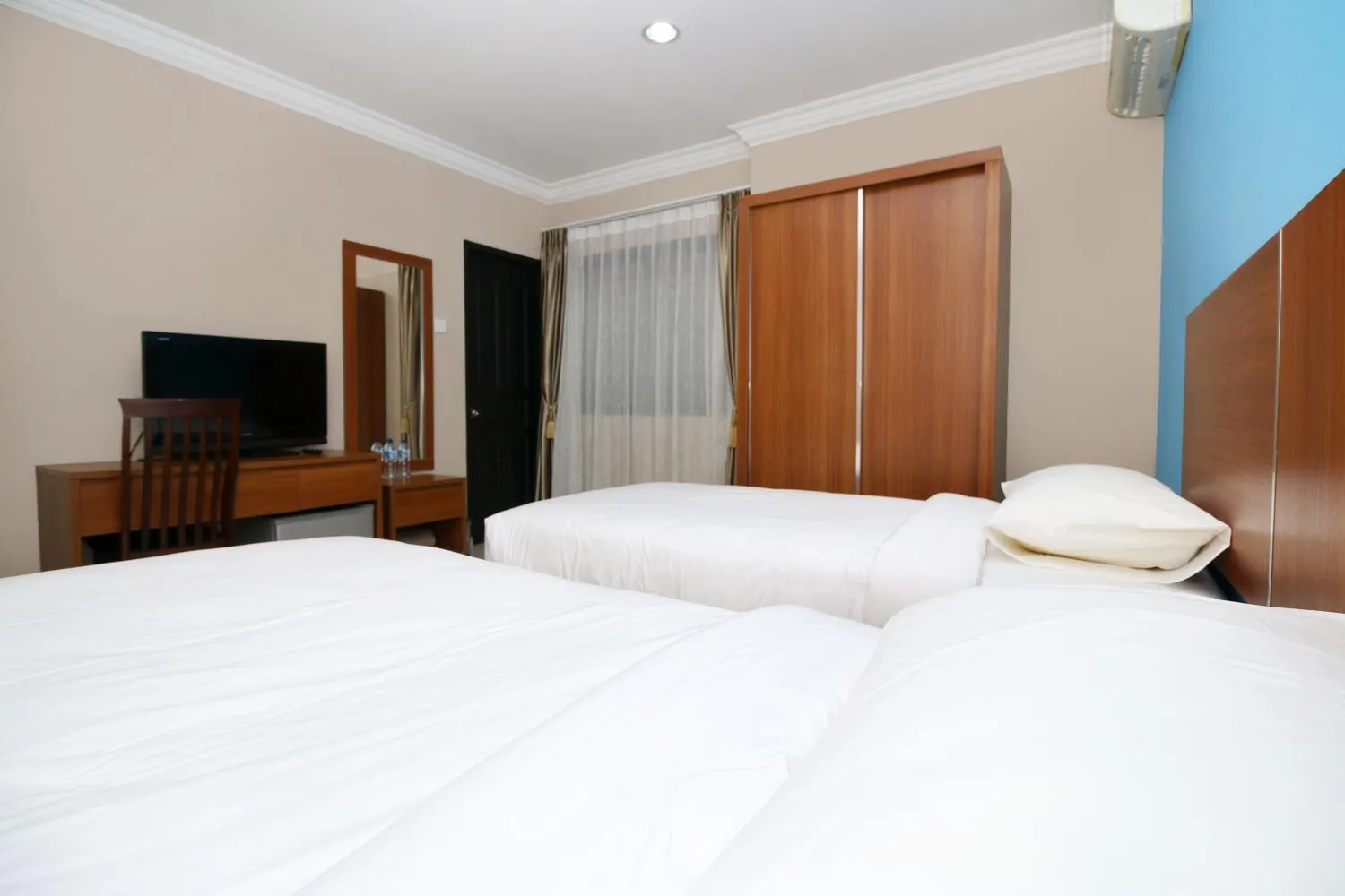 Bedroom, Bed in Safina Inn Syariah Sekupang Batam