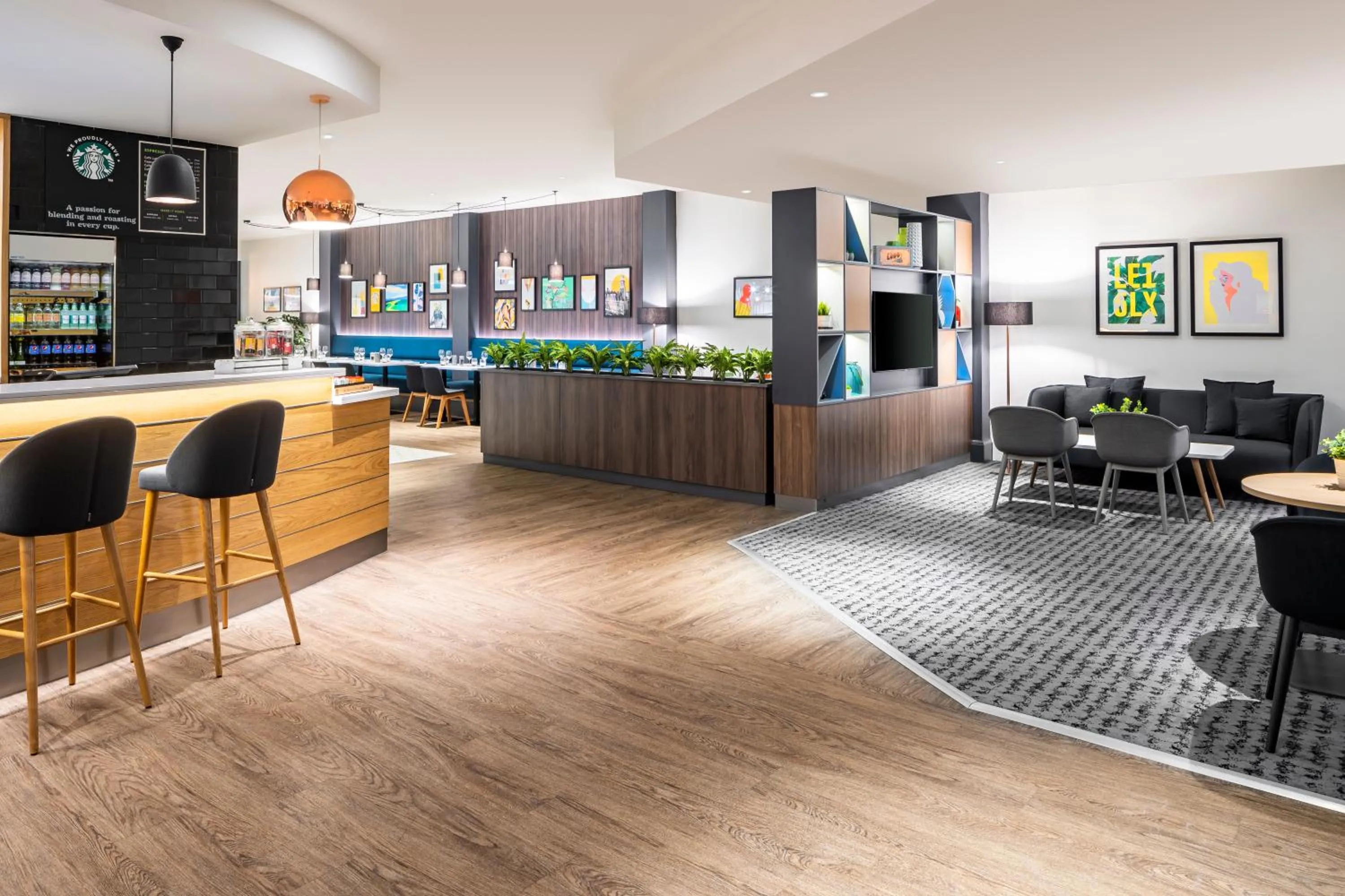 Lounge or bar in Holiday Inn Leicester City by IHG