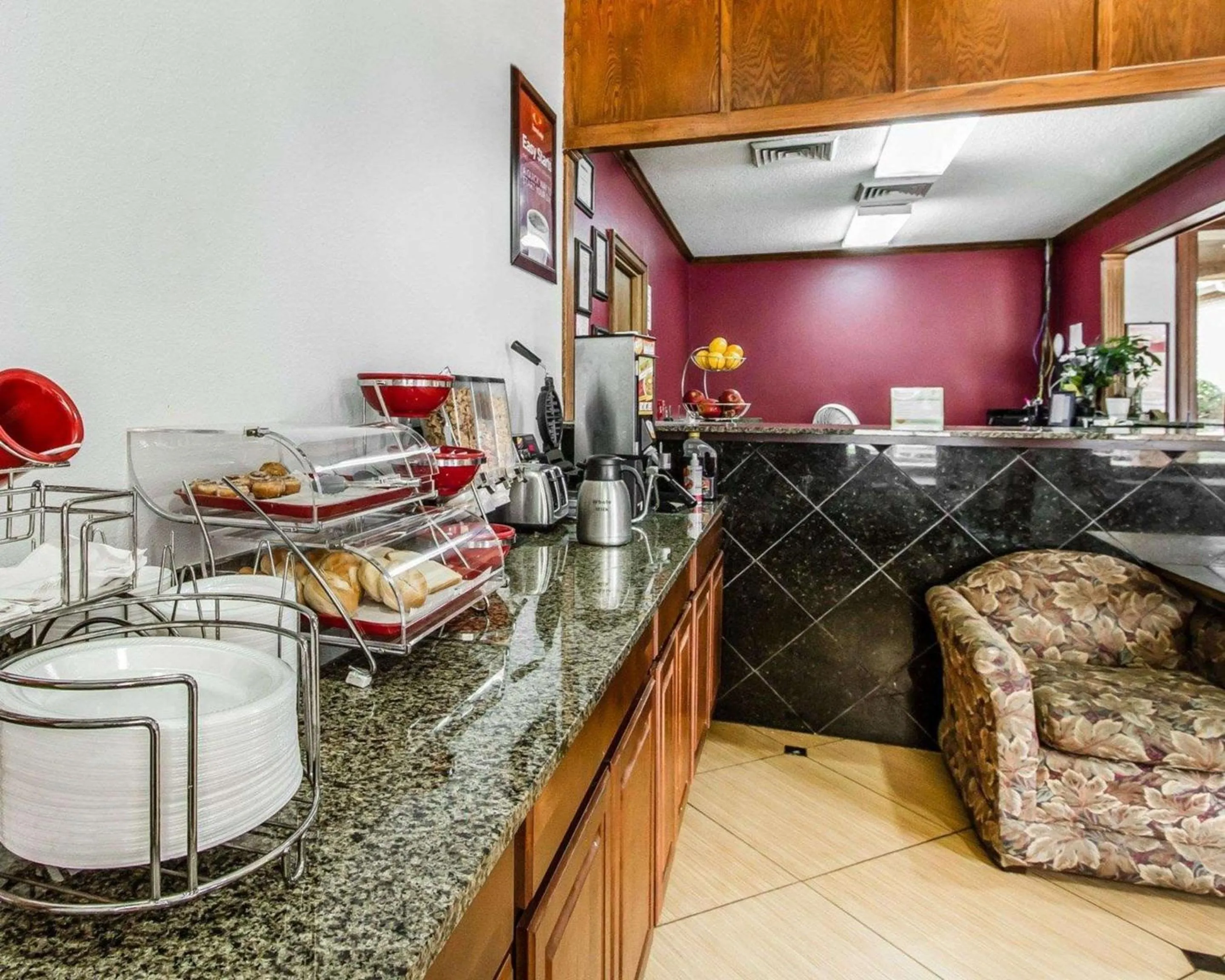 Restaurant/places to eat in Econo Lodge Inn & Suites Enterprise